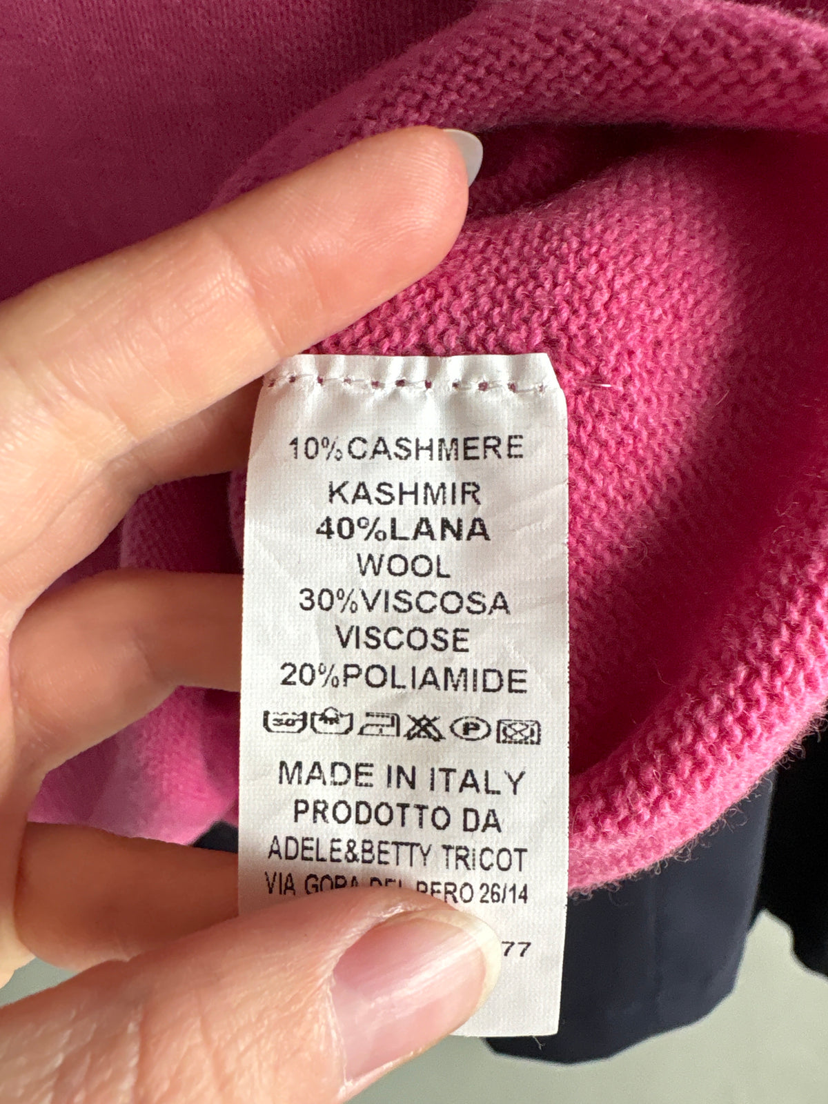 Top Barbie pink din din lana extrafina în croi oversized