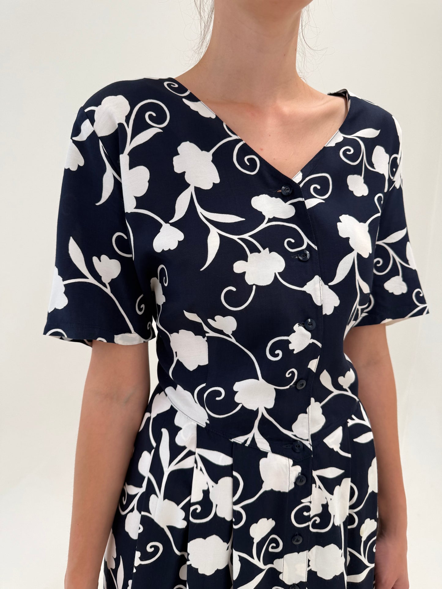 Rochie maxi Navy blue cambrata ușor cu talie reglabilă la spate