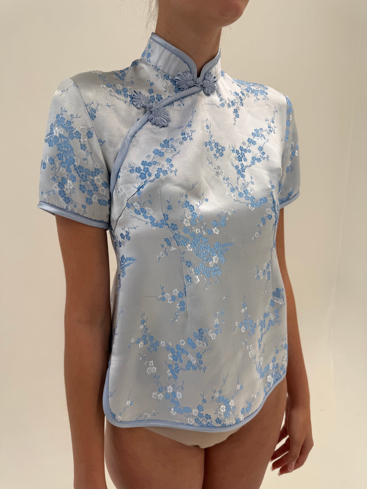 Top asiatic baby blue din jacquard de mătase naturală