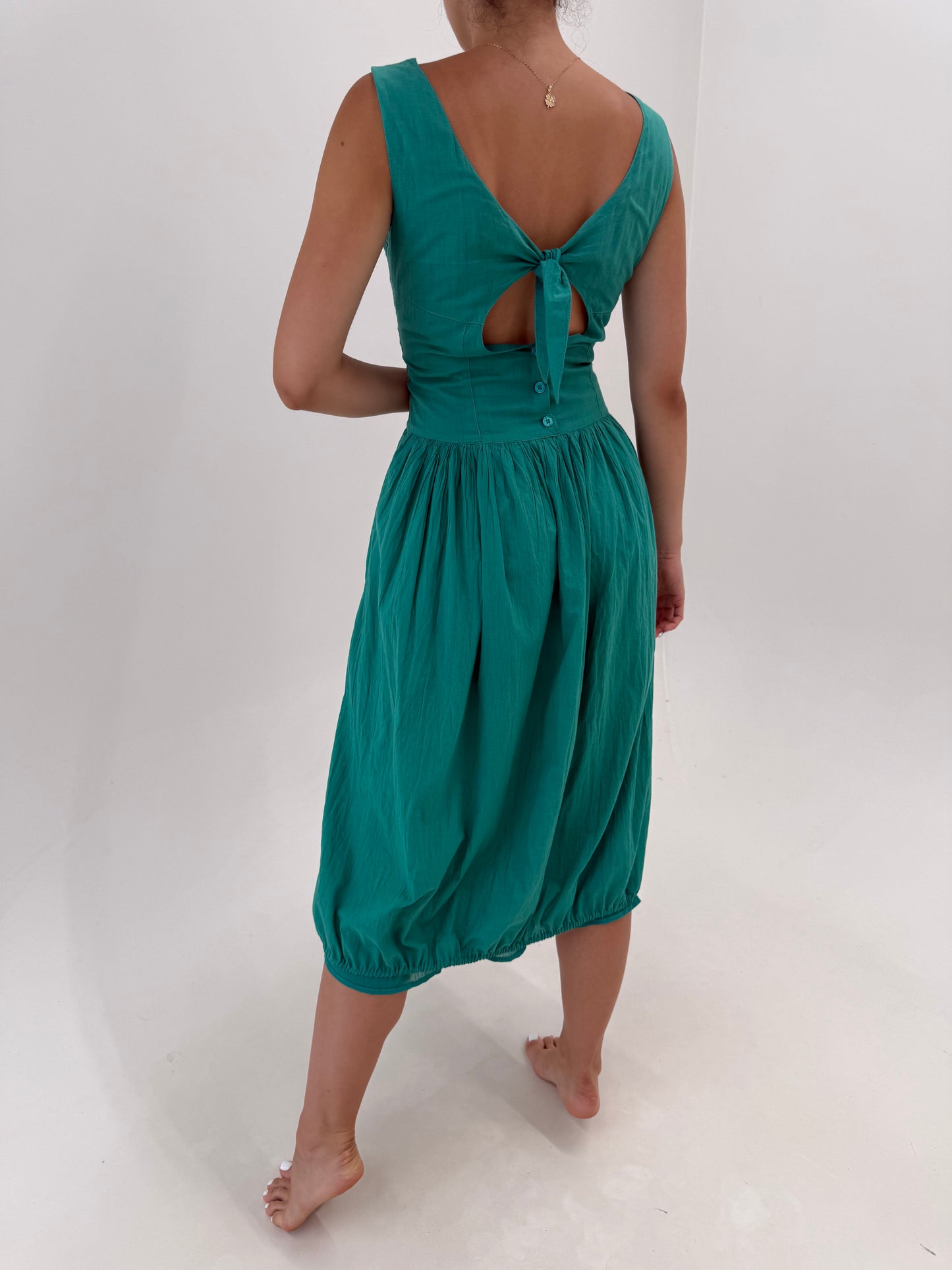 Rochie vintage maxi din pânză moale de bumbac emerald green cu broderie și decupaj