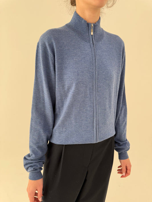 Maleta tall albastru ciel 70% cașmir și restul vascoza cu influențe casual