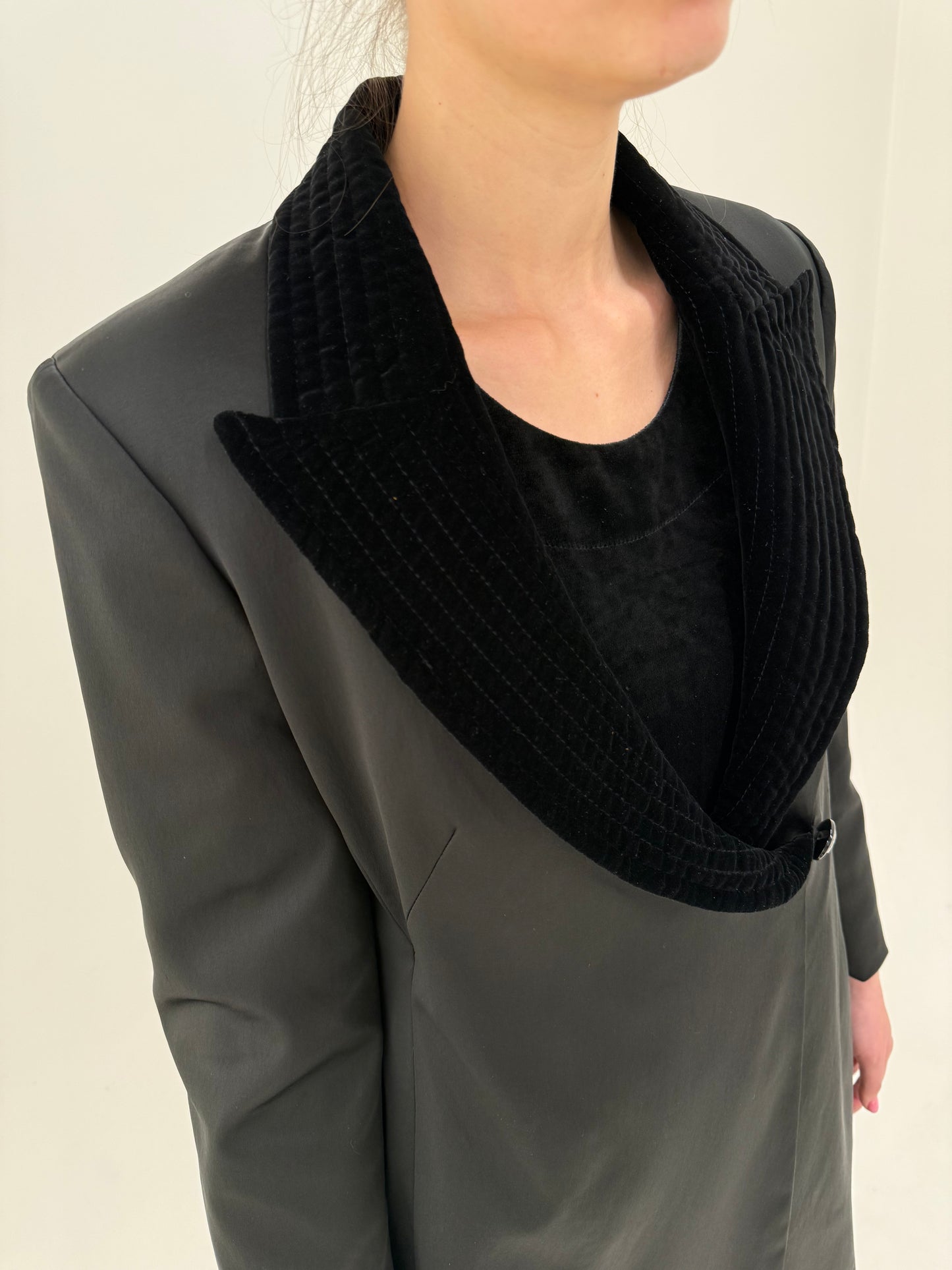 Pardesiu elegant luxury Luisa Spagnoli ușor satinat cu revere rotunjite