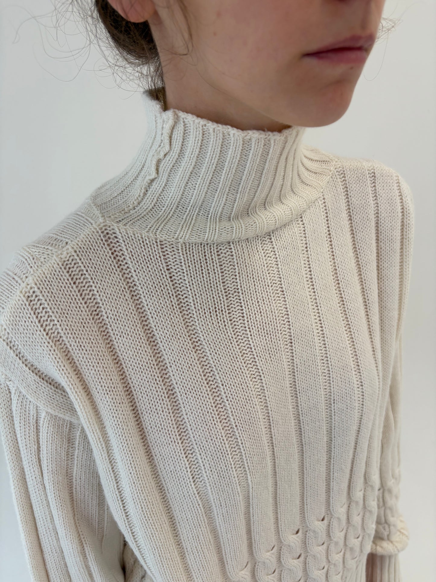 Maleta tall off white cu torsade din lana extrafina groasă de gramaj mare