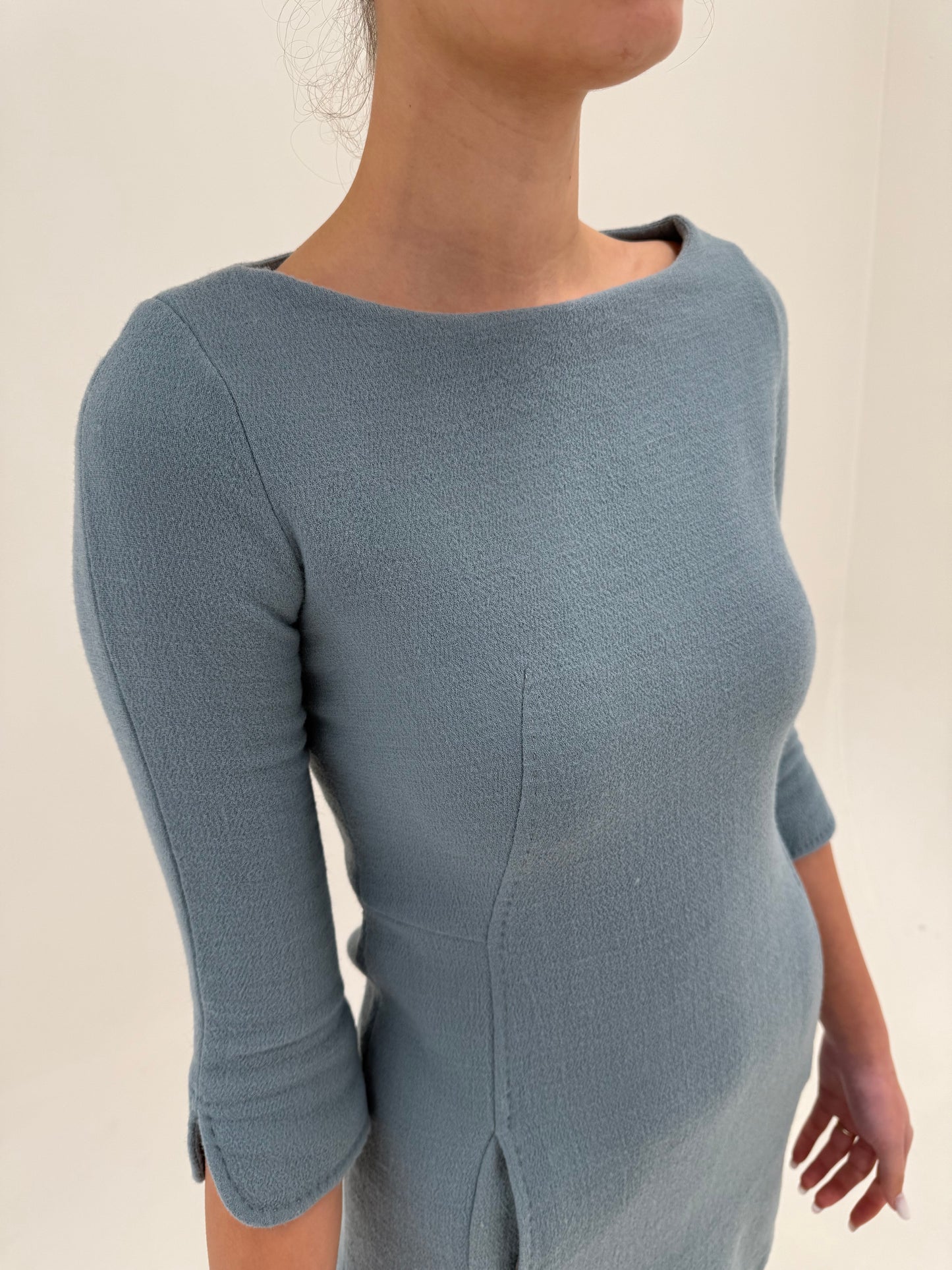 Rochie de brand luxury italian dusty baby blue în croi cambrat