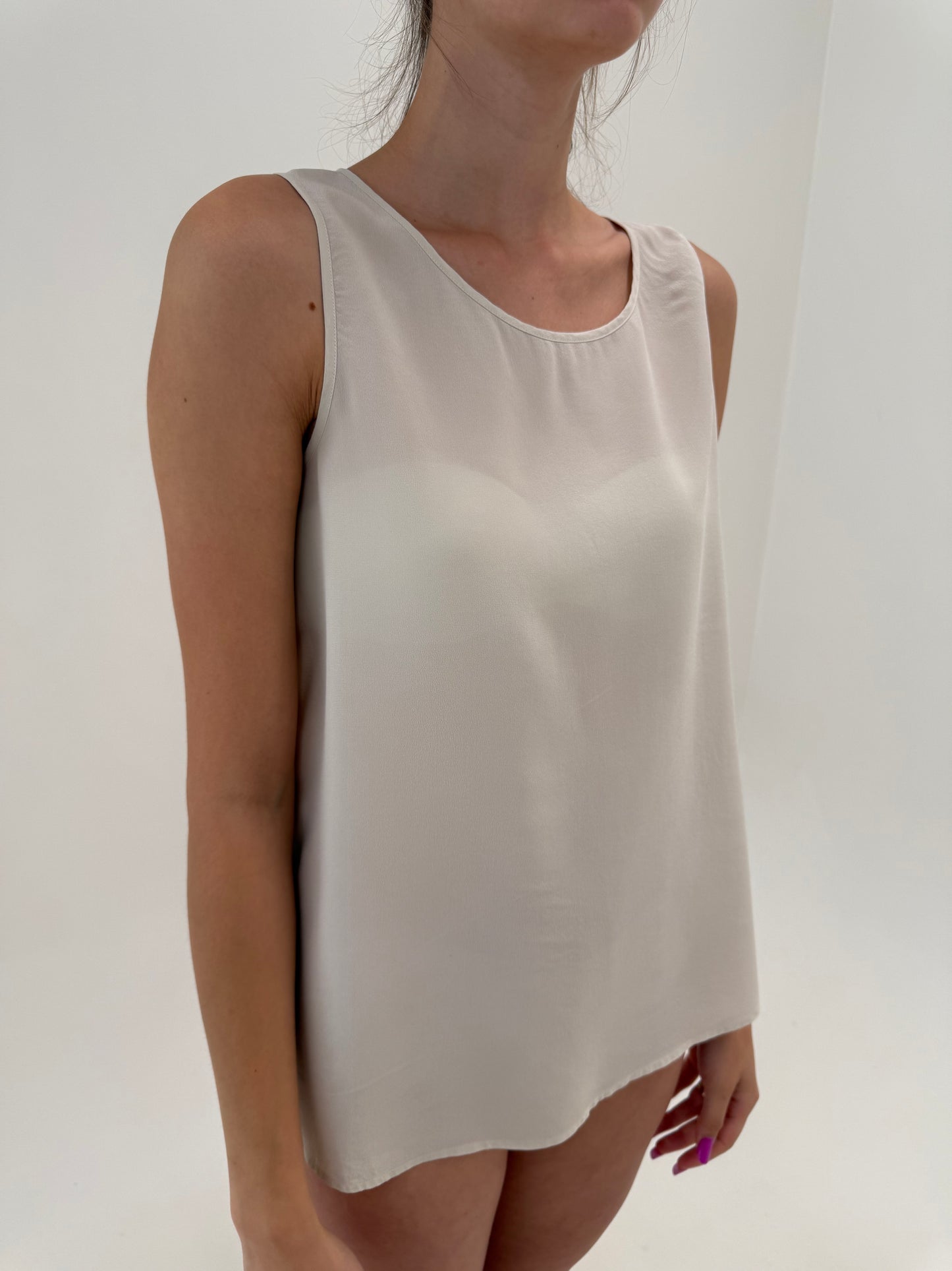 Top din mătase naturală off white în croi minimalist