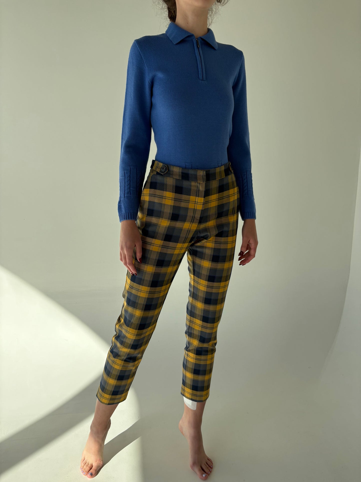 Pantaloni în carouri cu manșetă din stofita modelatoare din mix de lana extrafina