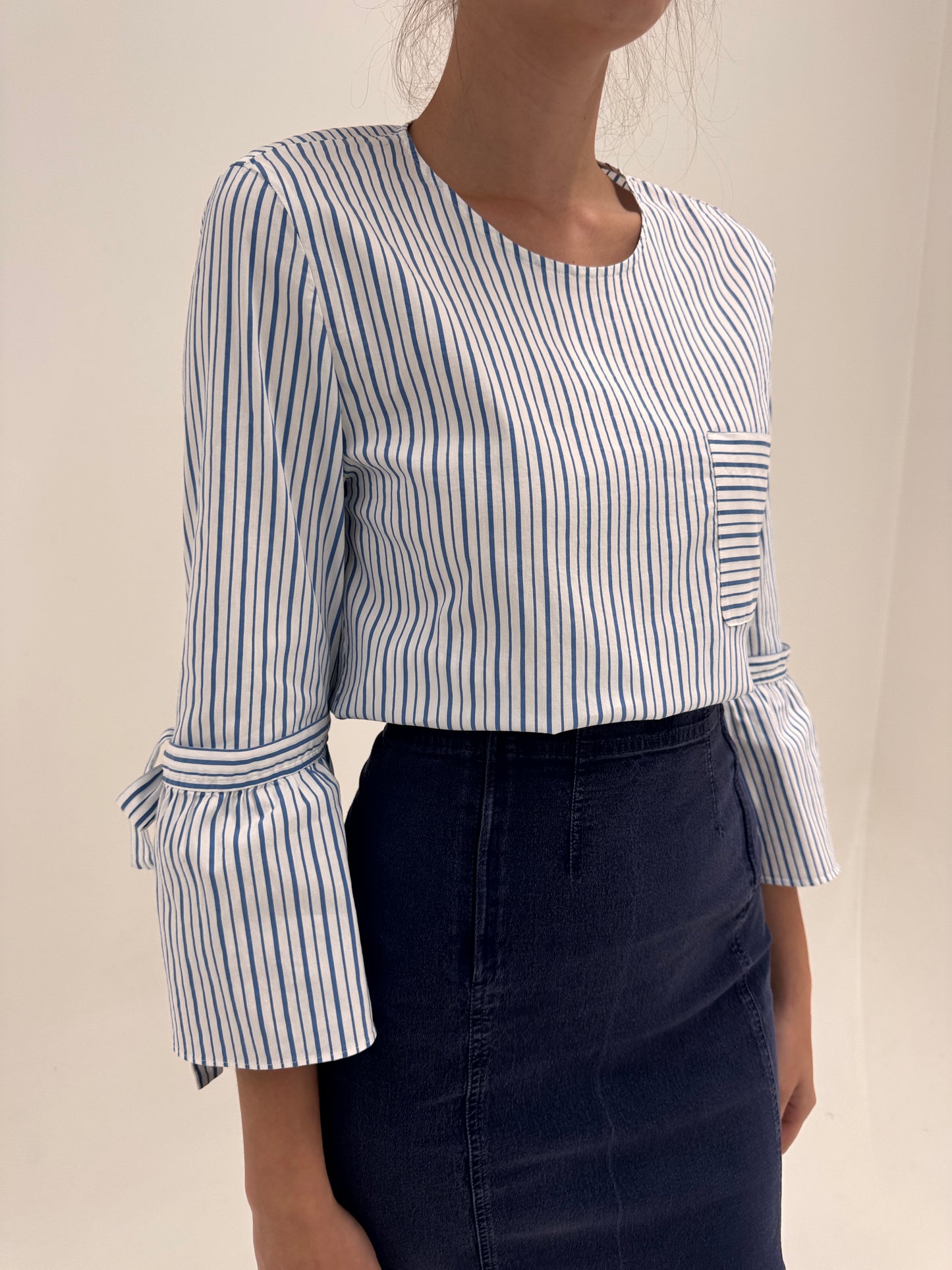 Tunica luxury Luisa Cerano cu dungi verticale jeans blue și mâneci evazate