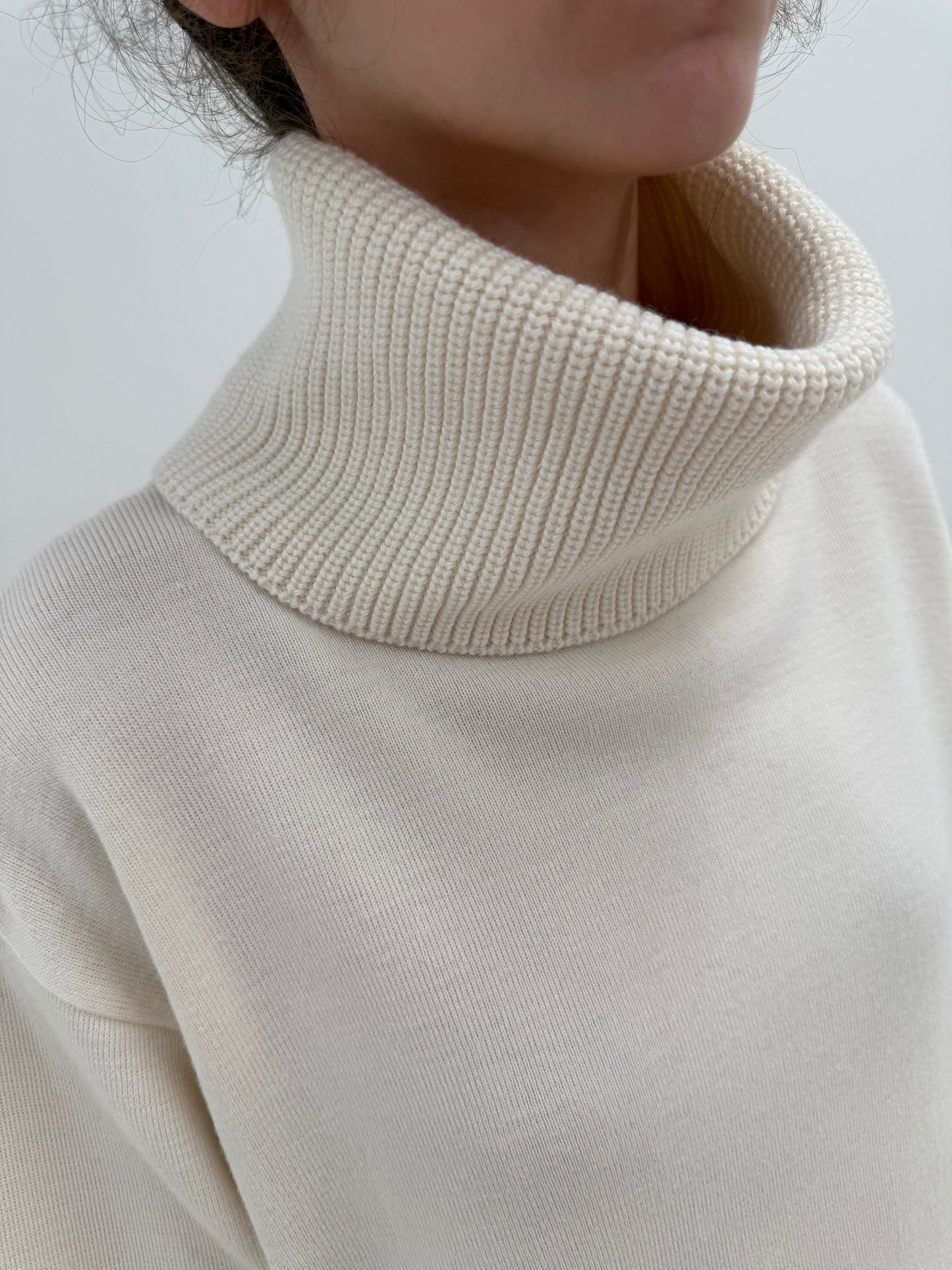 Set butter white din 3 piese de lana merino extrafina cu fustă maxi