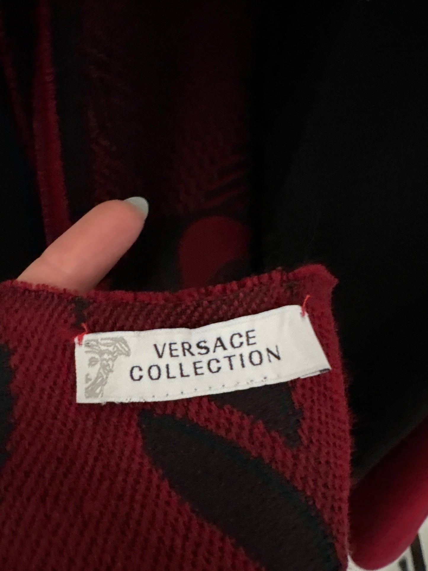 Shawl Versace XXL gros din cașmir dark red cu negru și print specific brandului