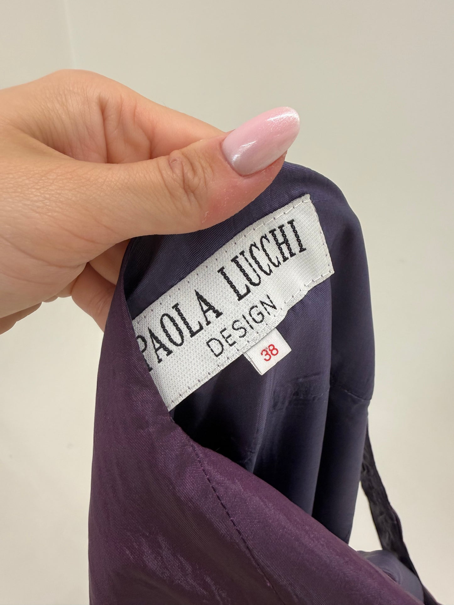 Rochie aubergine cu corsaj de designer din tafta naturală perlata ușor