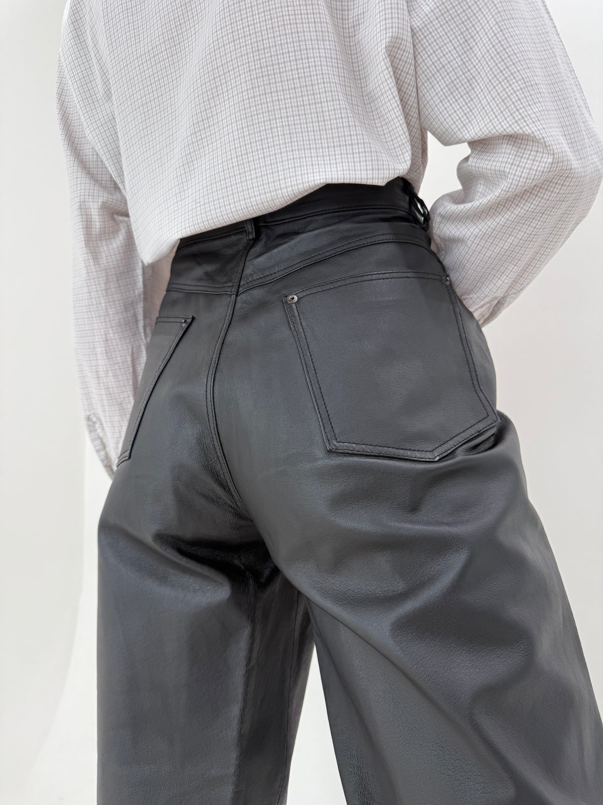 Pantaloni tall din piele naturală moale mom fit cu talie ultra înaltă