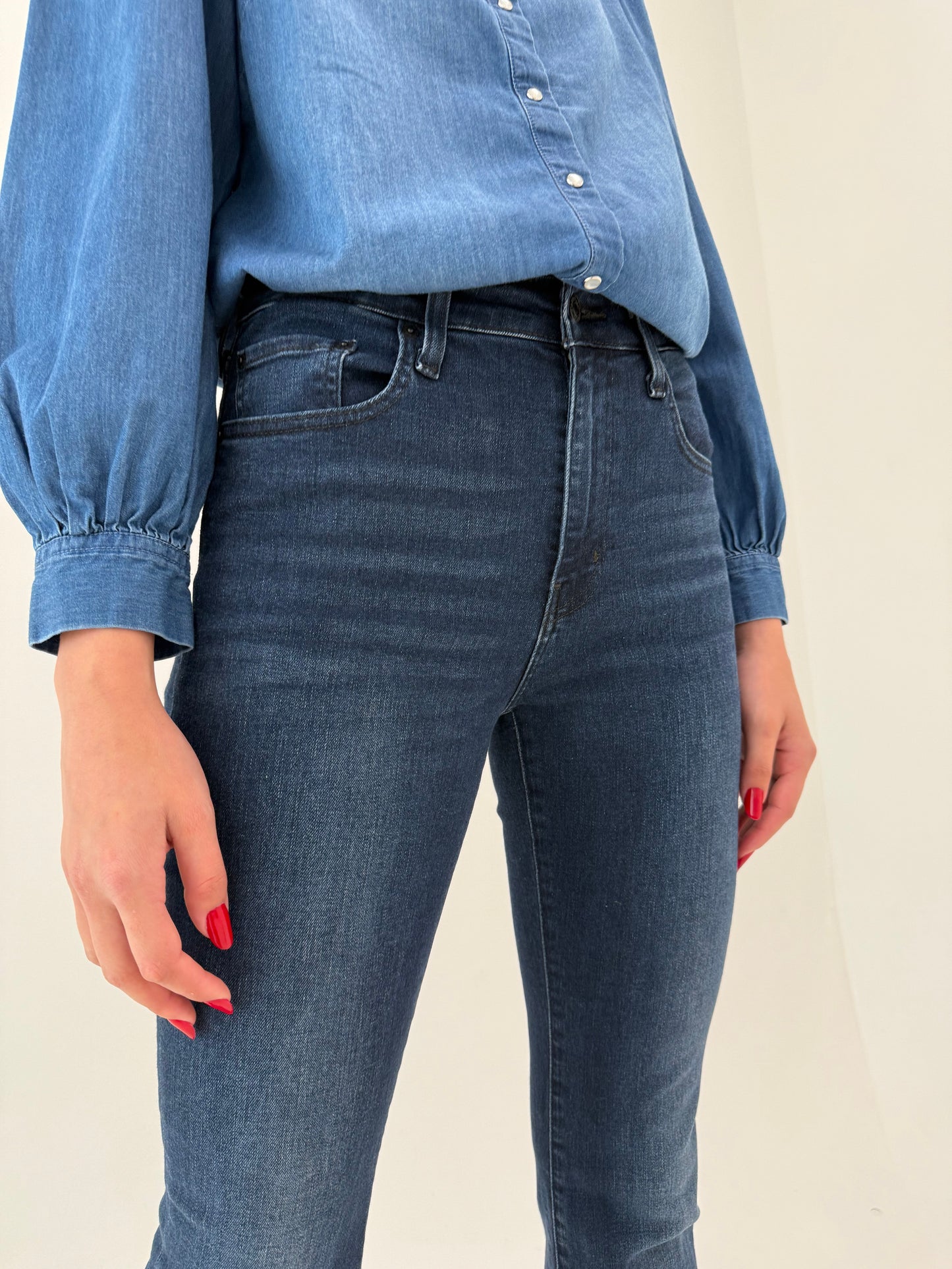 Jeans Levi’s high rise bootcut dark wash tall modelatori din bumbac și lyocel