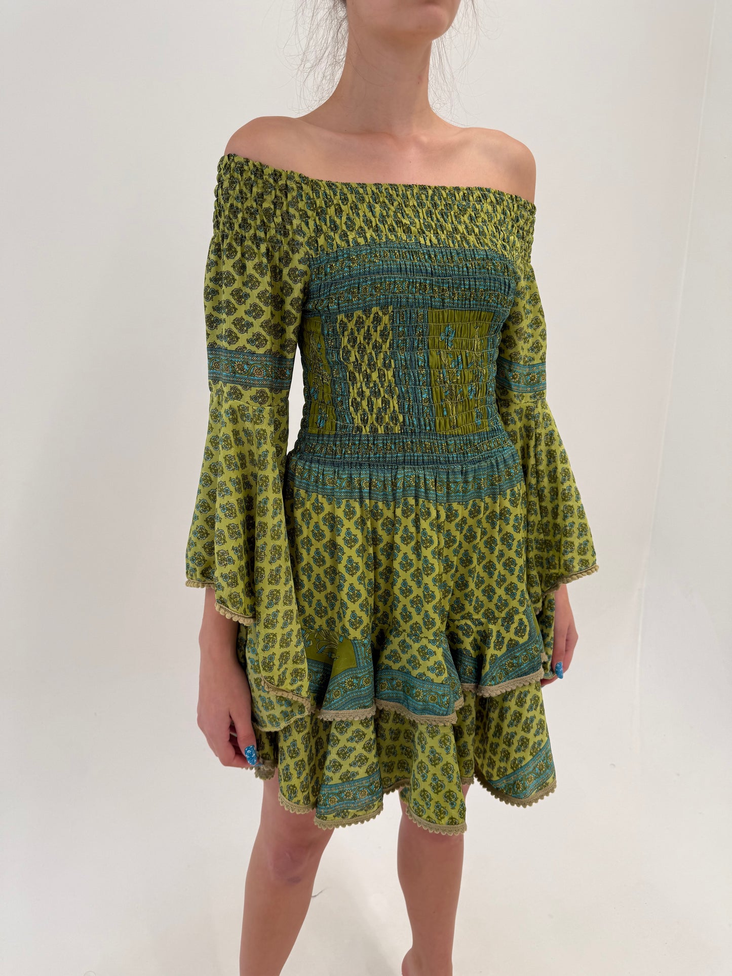 Rochie boho din 70% mătase naturală în nuanțe superbe cu mâneci evazate