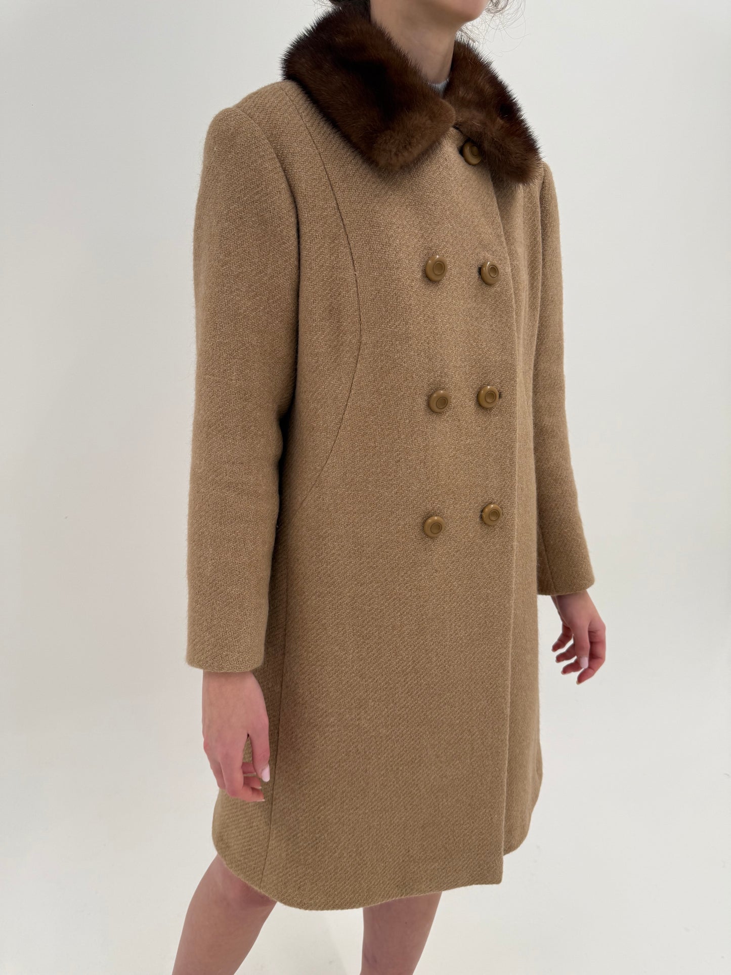 Palton old vintage de colecție anii 60 din lana groasă camel cu guler din nurcă