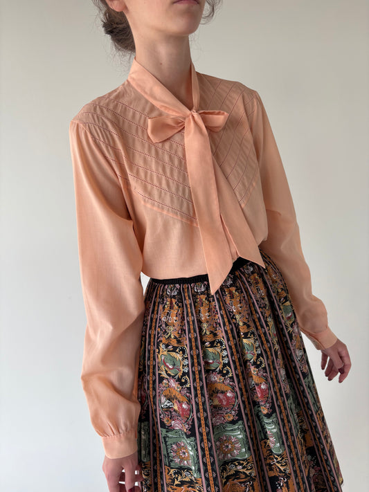 Cămașa vintage din lanita extrafina cu broderie manuală delicată