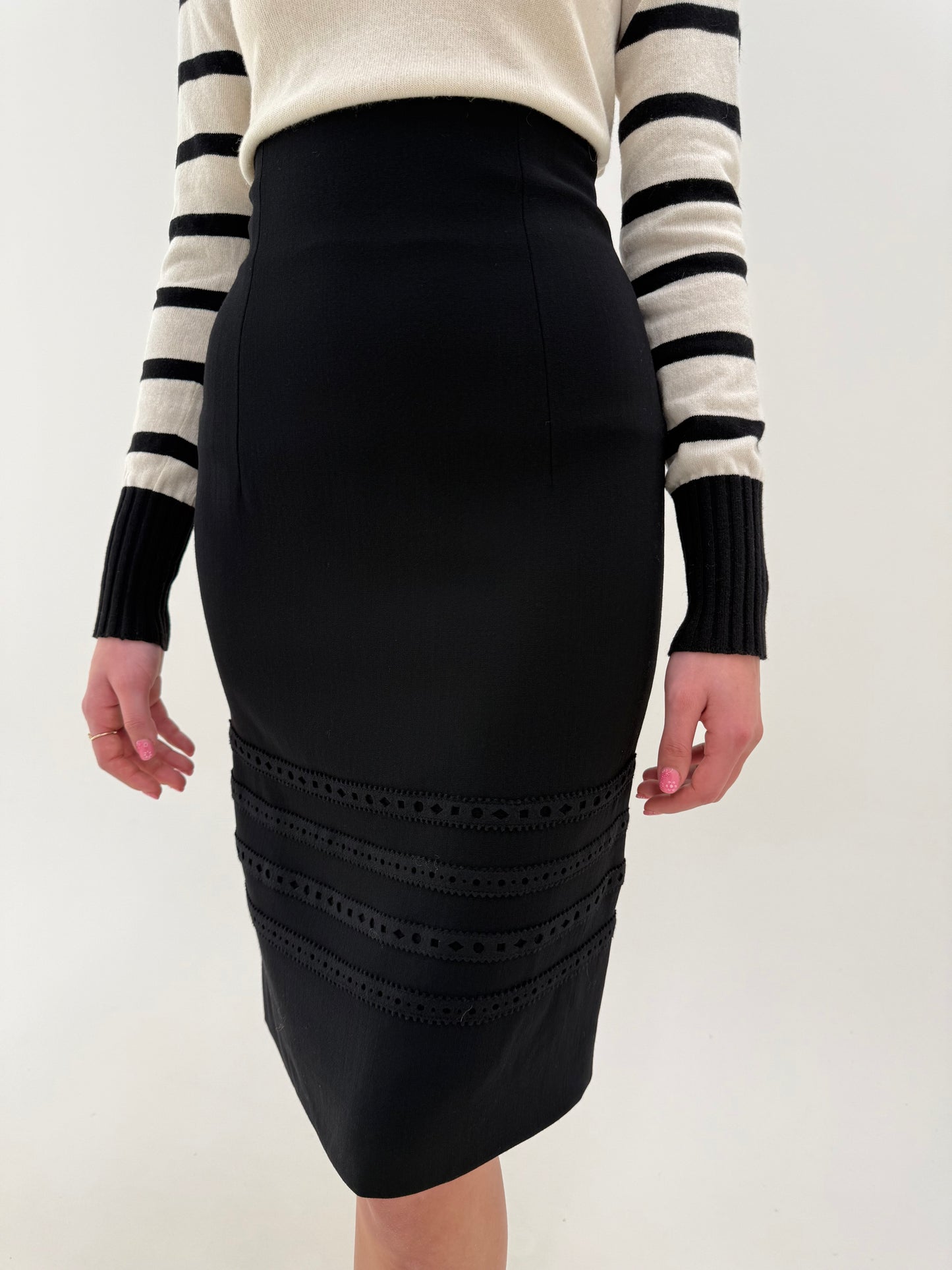 Pencil skirt Yves Saint Laurent neagră cu talie extrem de înaltă midi lung