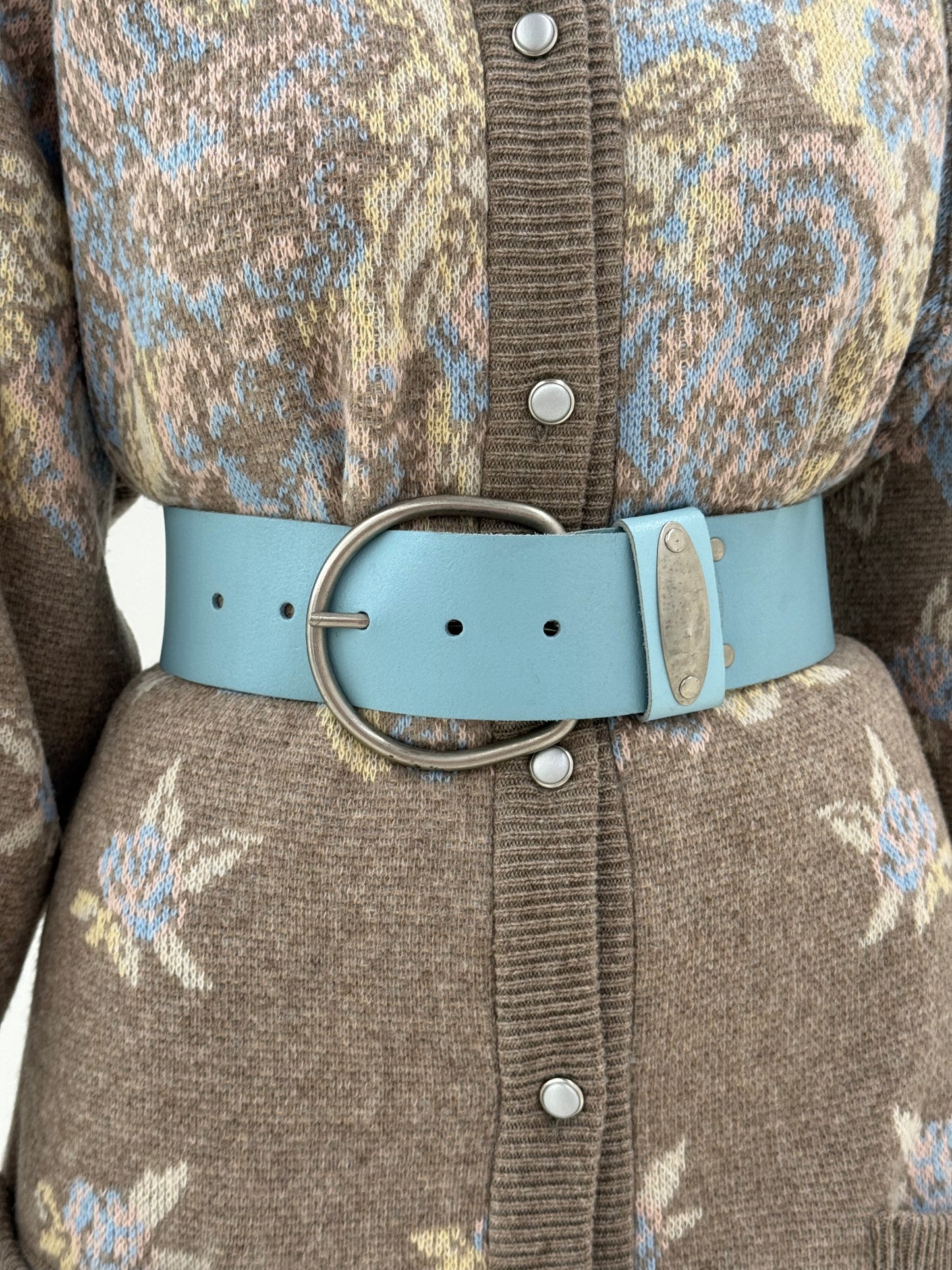 Centura din piele naturală groasă baby blue cu feronerie argintiu mat