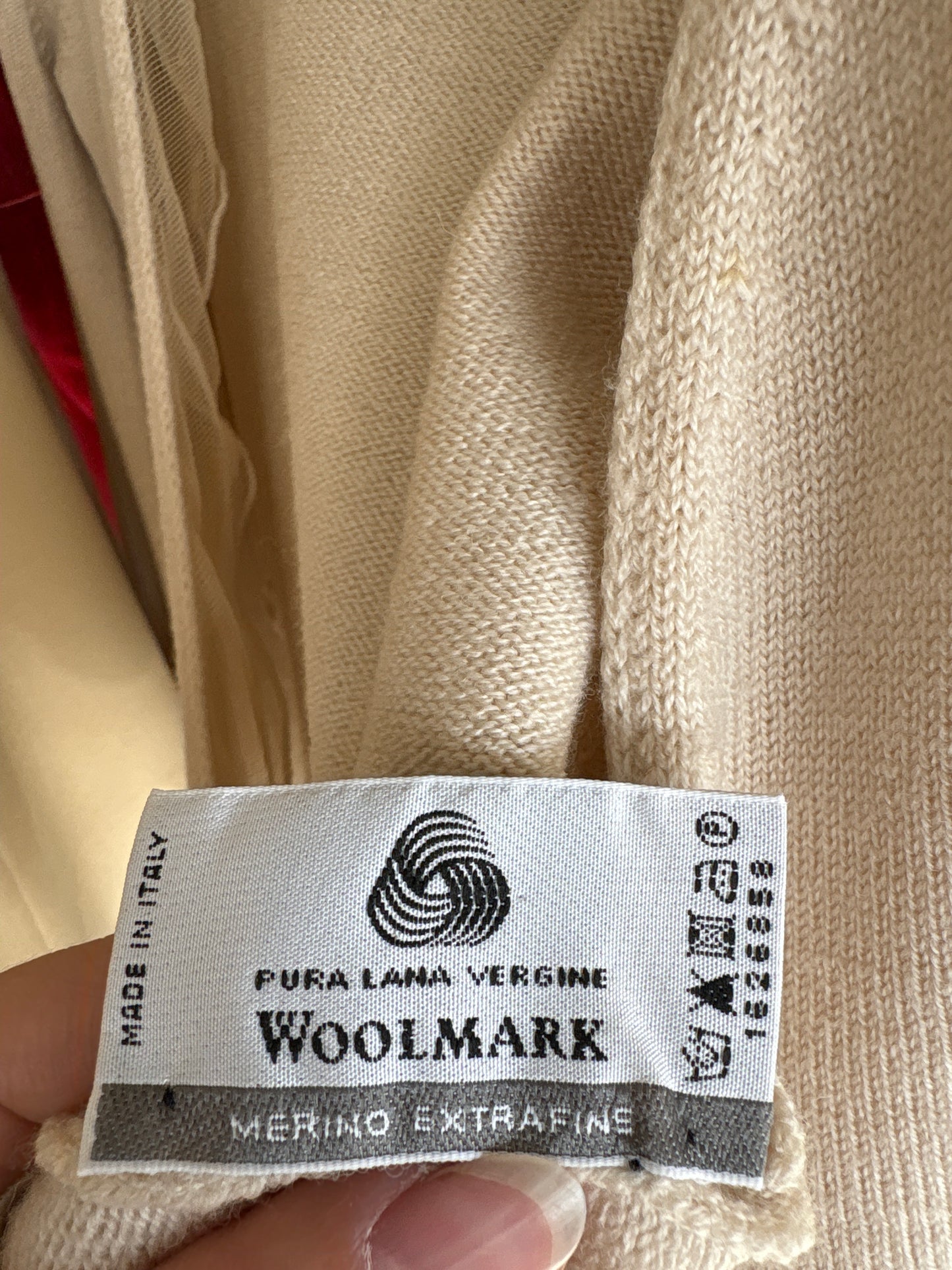 Pulover high end petrecut light nude din lana merino extrafina de gramaj mare