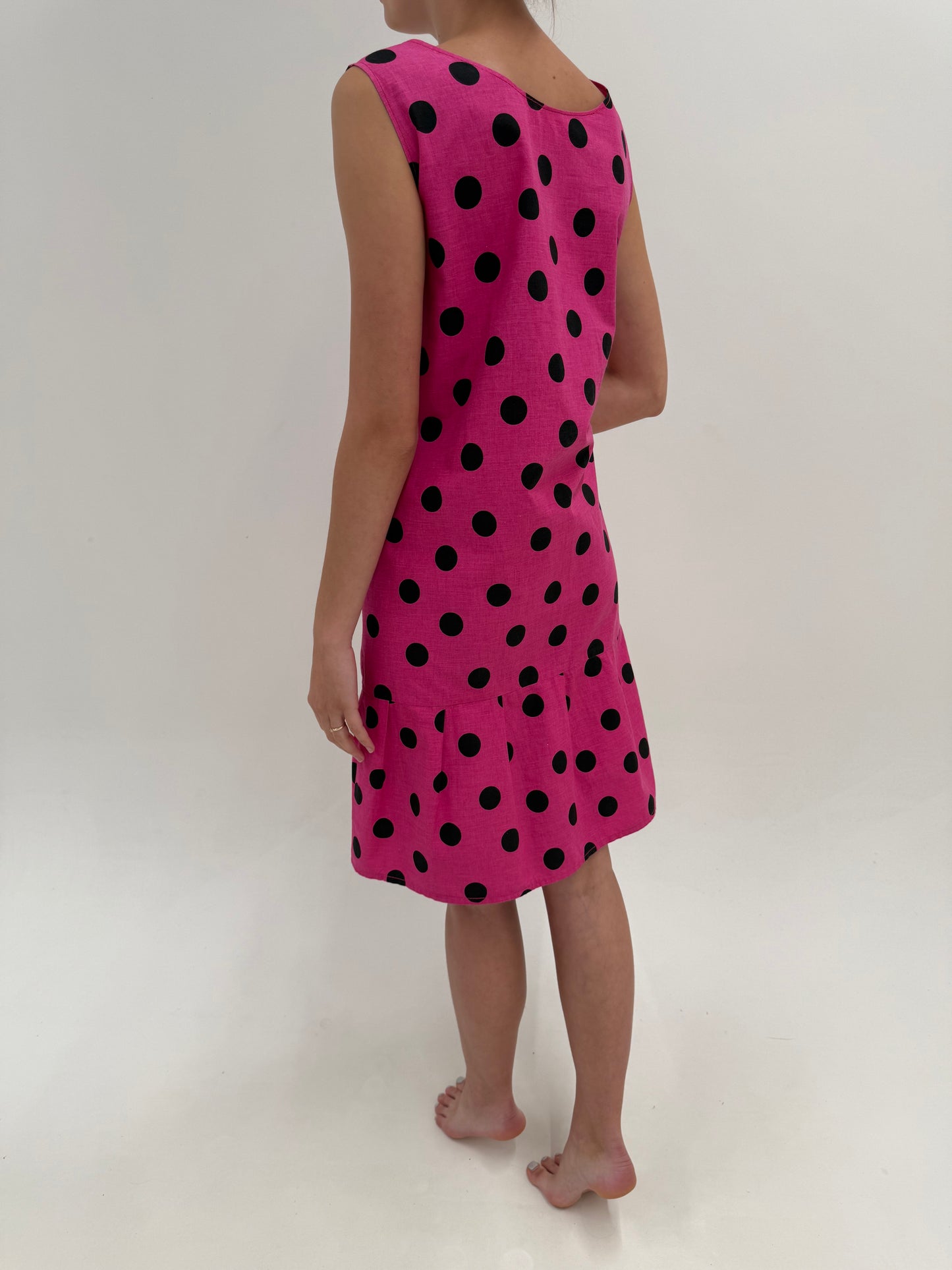 Rochie vintage fucsia cu buline negre din pânză de in