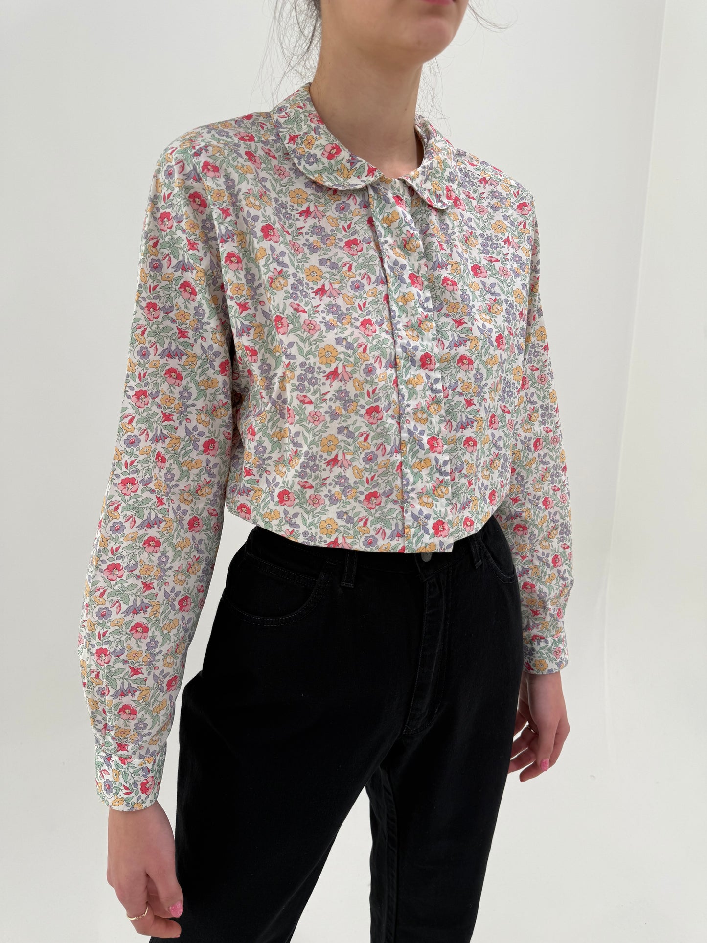 Cămașa vintage luxury Cacharel cu guler Peter Pan și print floral delicat