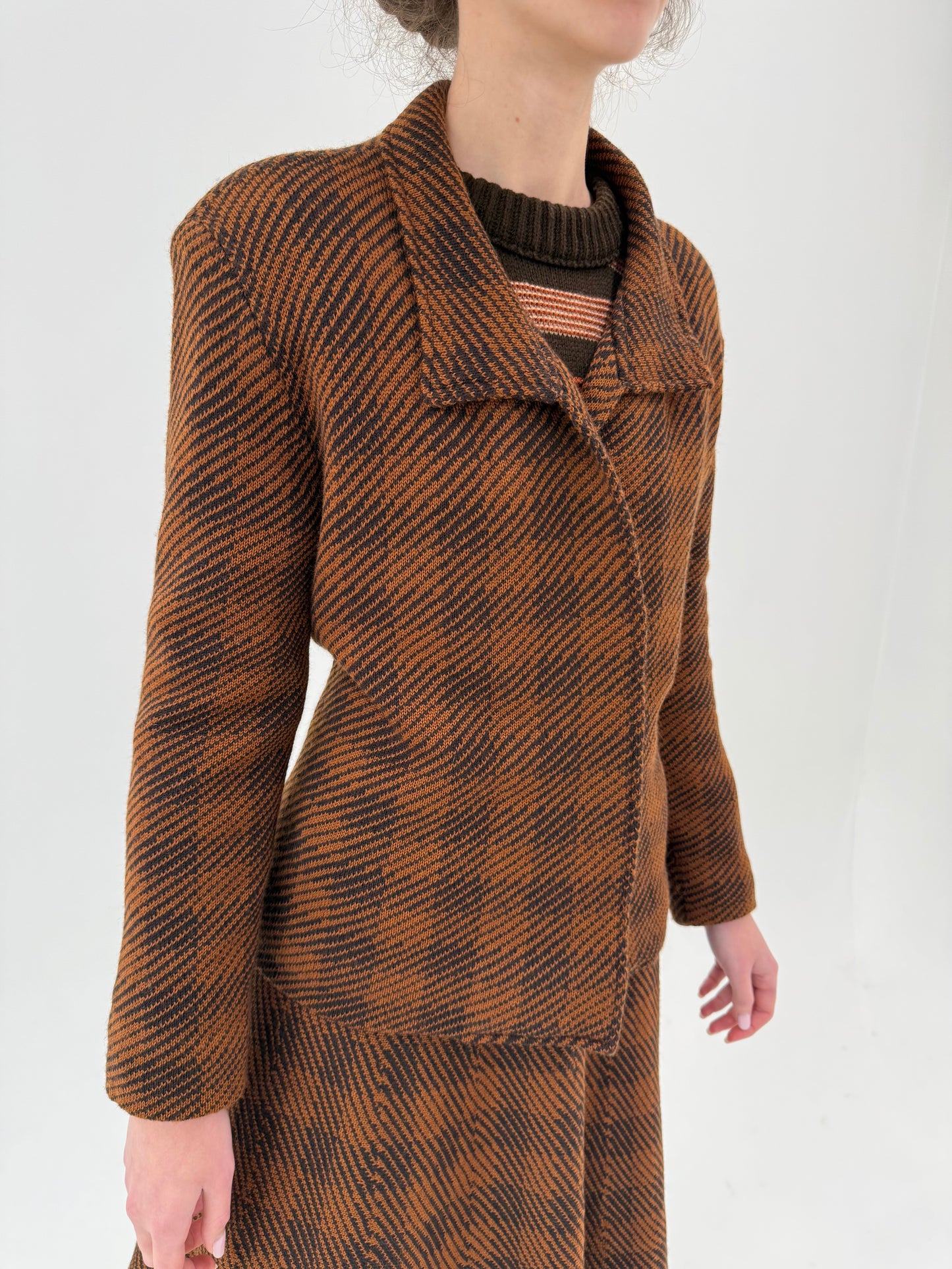 Deux piece chocolate brown din tricot de lana plină extrafina