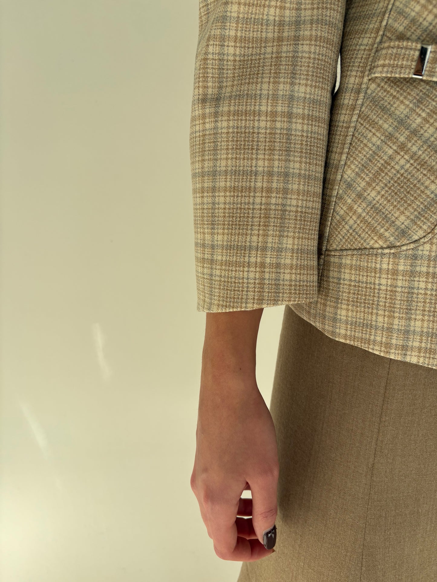 Sacou old vintage anii 70 din lana pura certificată în nuanțe de nude și baby blue