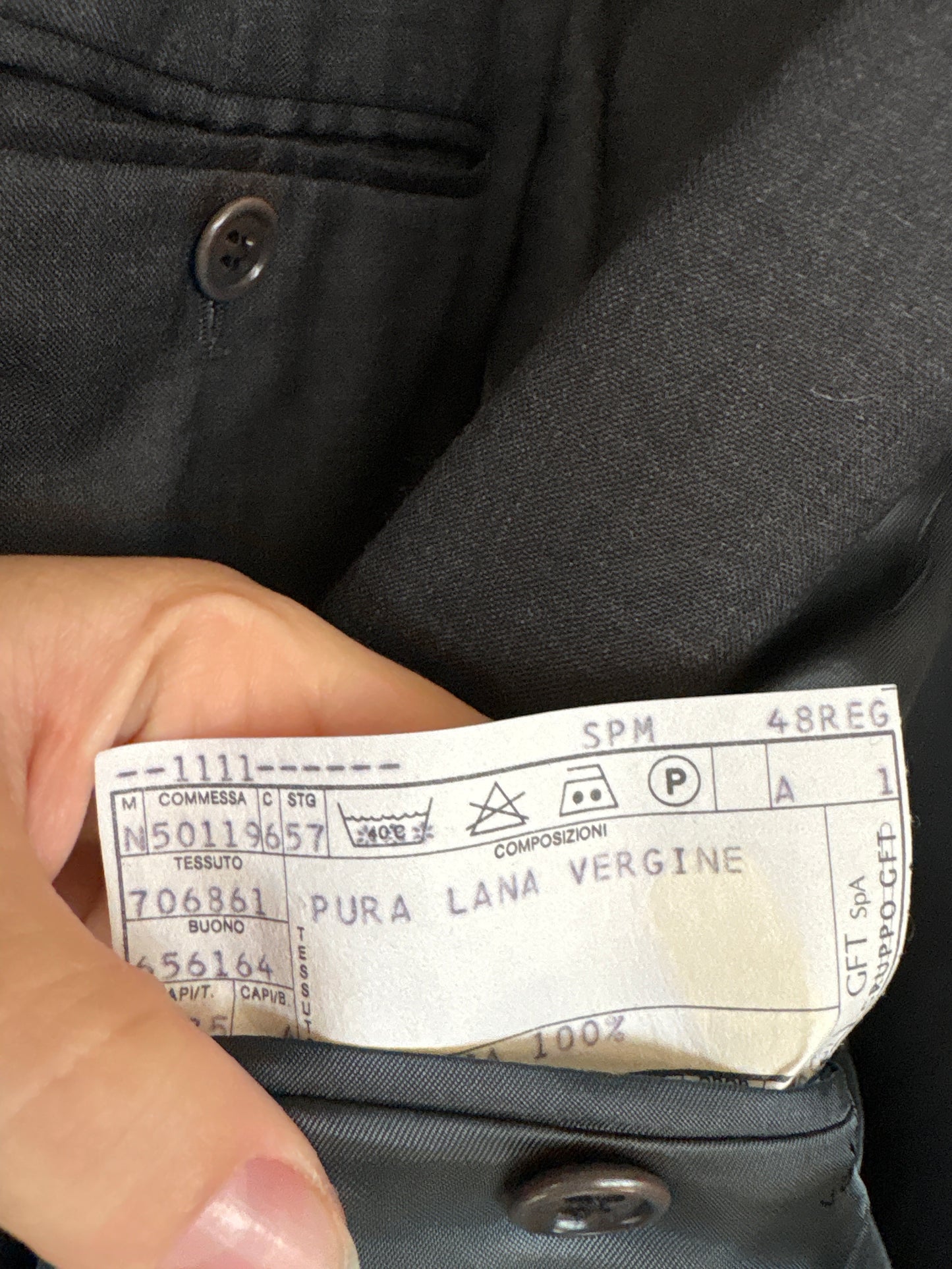 Costum Valentino în croi actual din lana extrafina