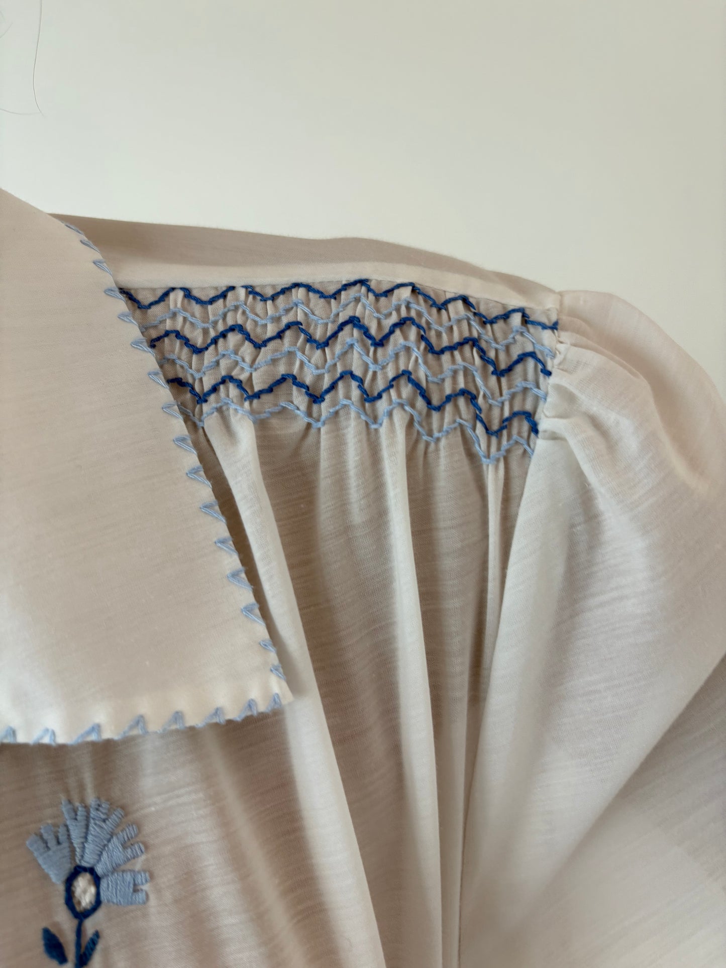 Cămașa vintage bijterie din bumbac cu broderie manuală excepțională