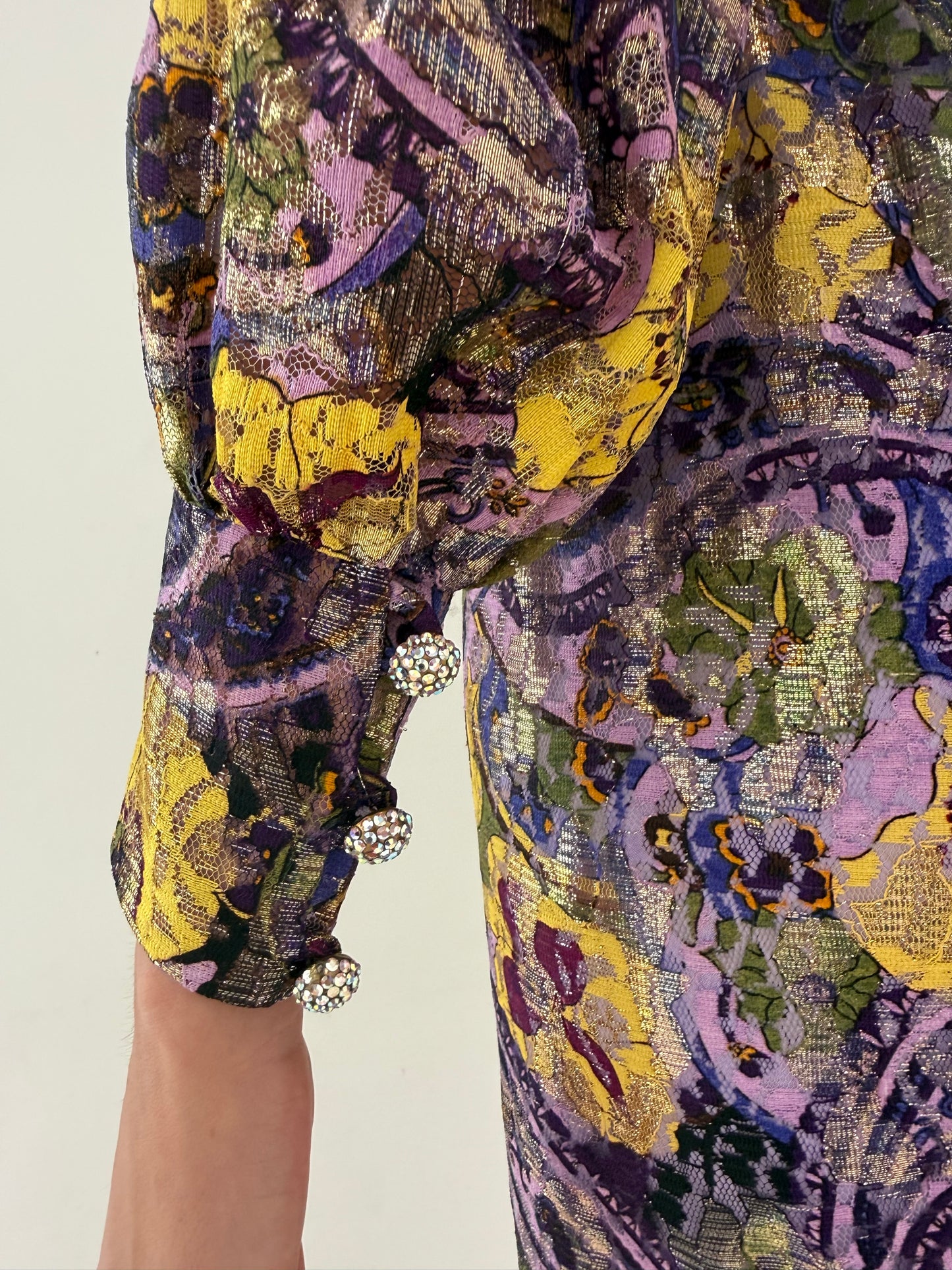 Rochie maxi old vintage anii 70 din dantelă prețioasă cu nasturi bijuterie cu cristale