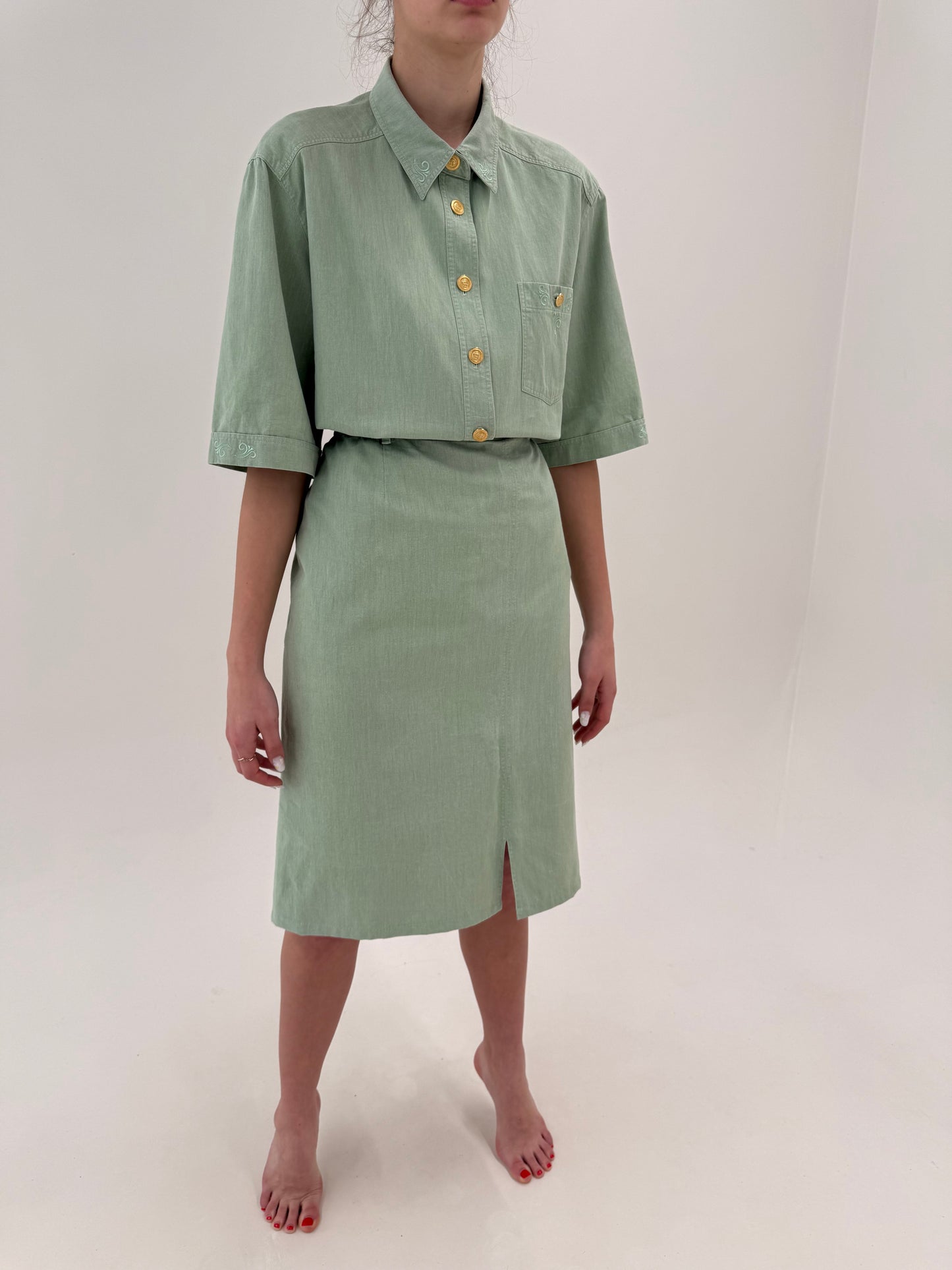 Deux piece de brand luxury Delmod light green cu nasturi metalici aurii