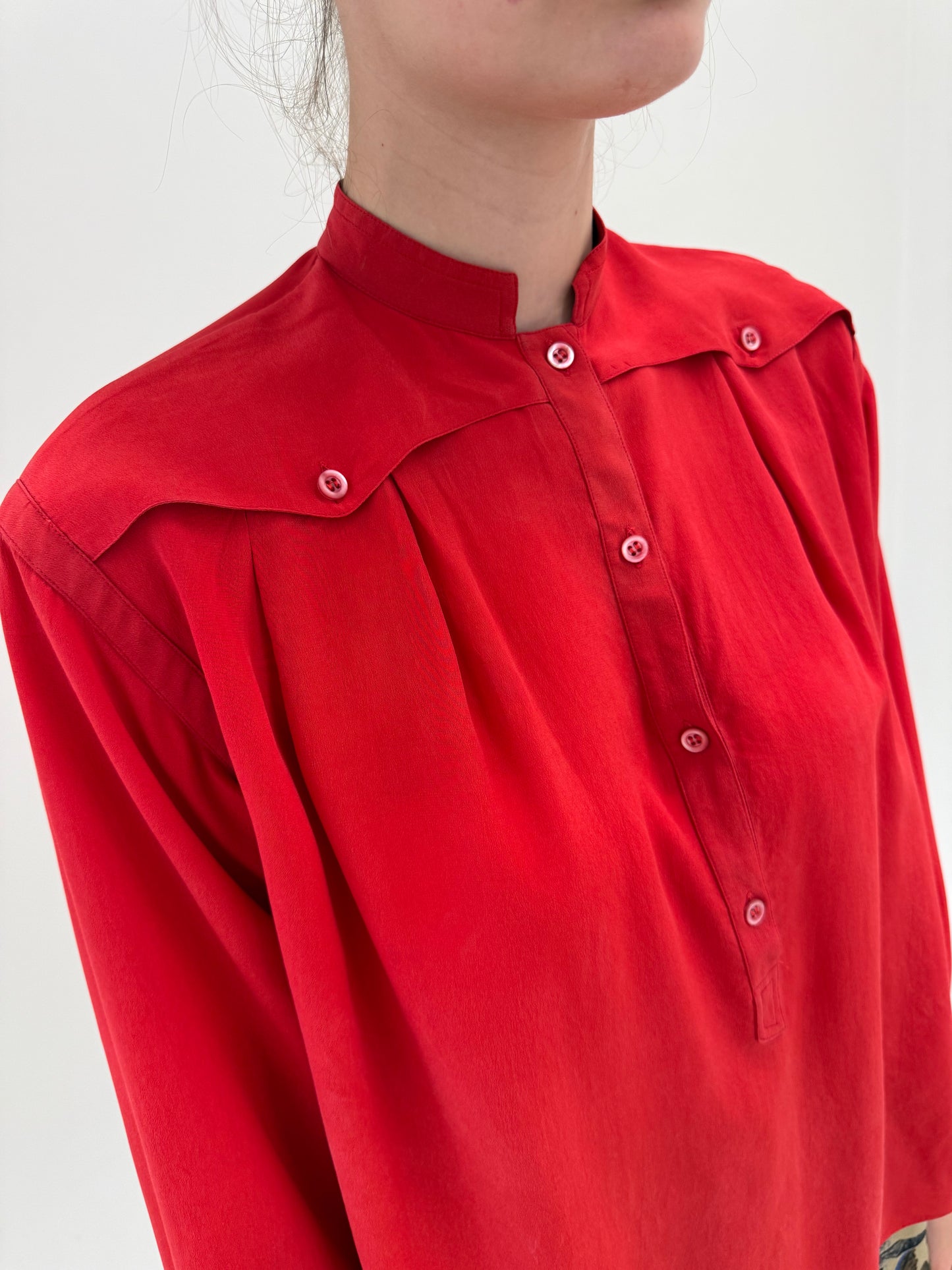 Cămașa vintage Armani din mătase naturală în croi retro modern amplu