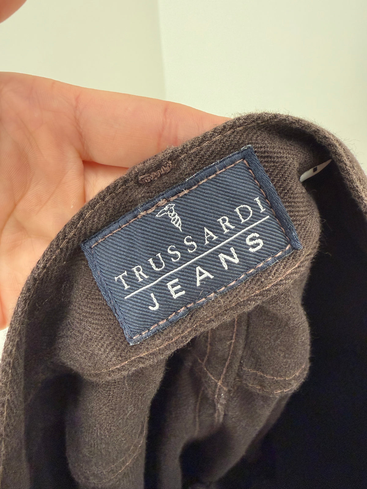 Jeans Trussardi chocolate brown din bumbac gros cu talie ultra înaltă și solduri generoase