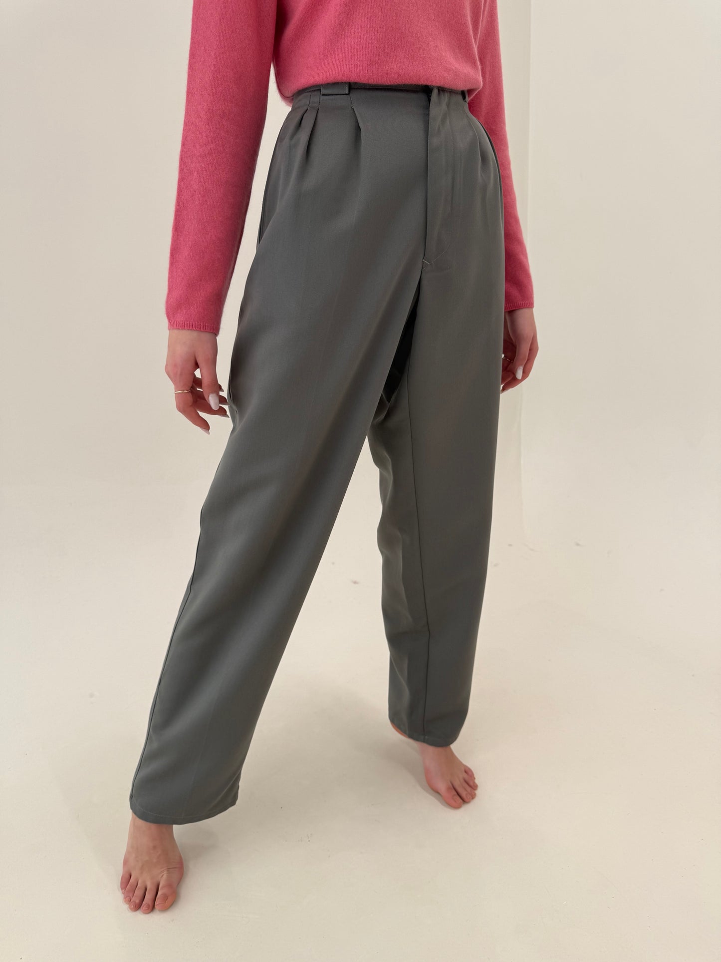 Pantaloni super tall din Bumbac ușor lucios cu talie ultra înaltă și pense