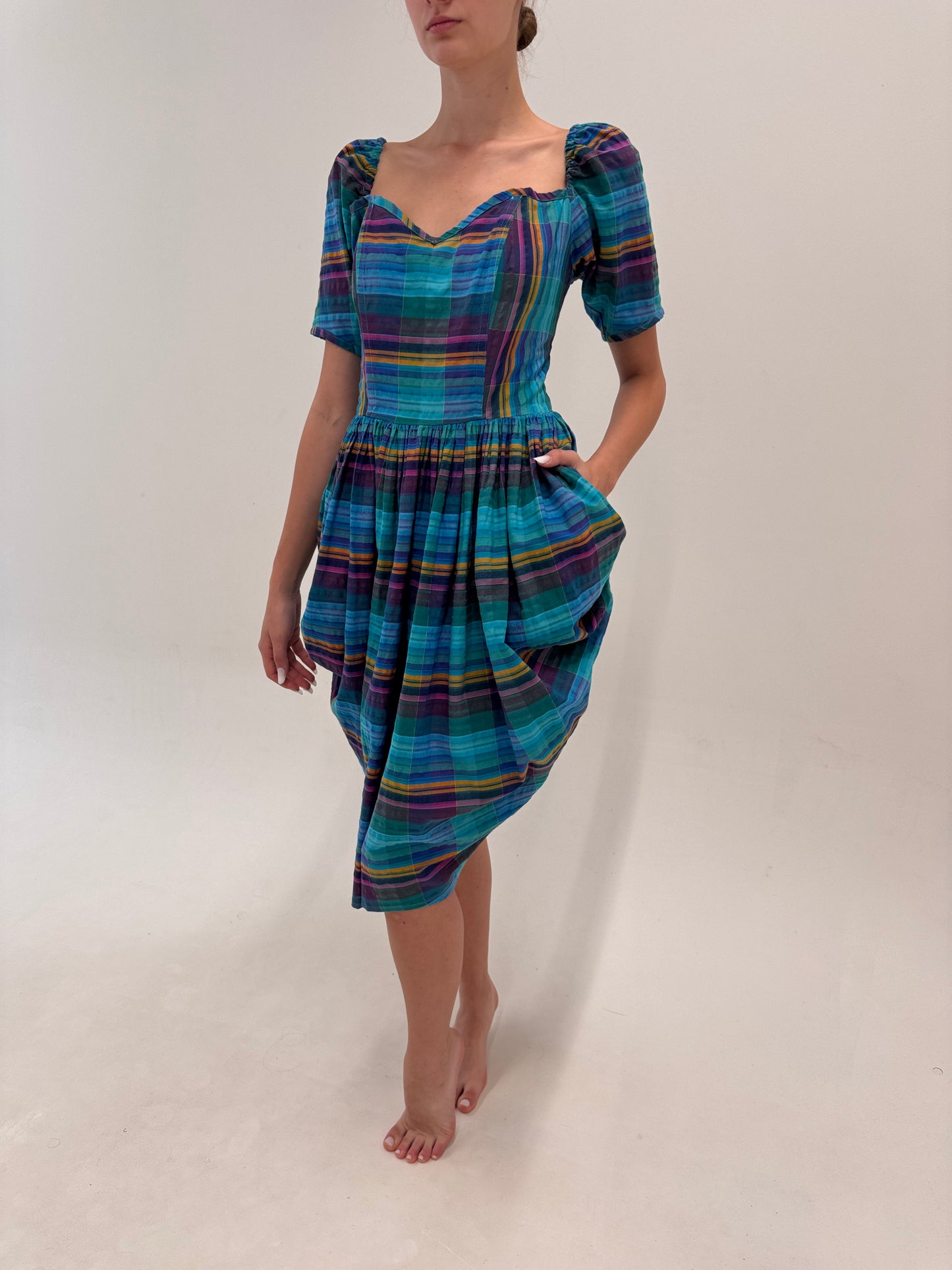 Rochie vintage spectaculoasă din pânză de in în croi elaborat cu corsaj