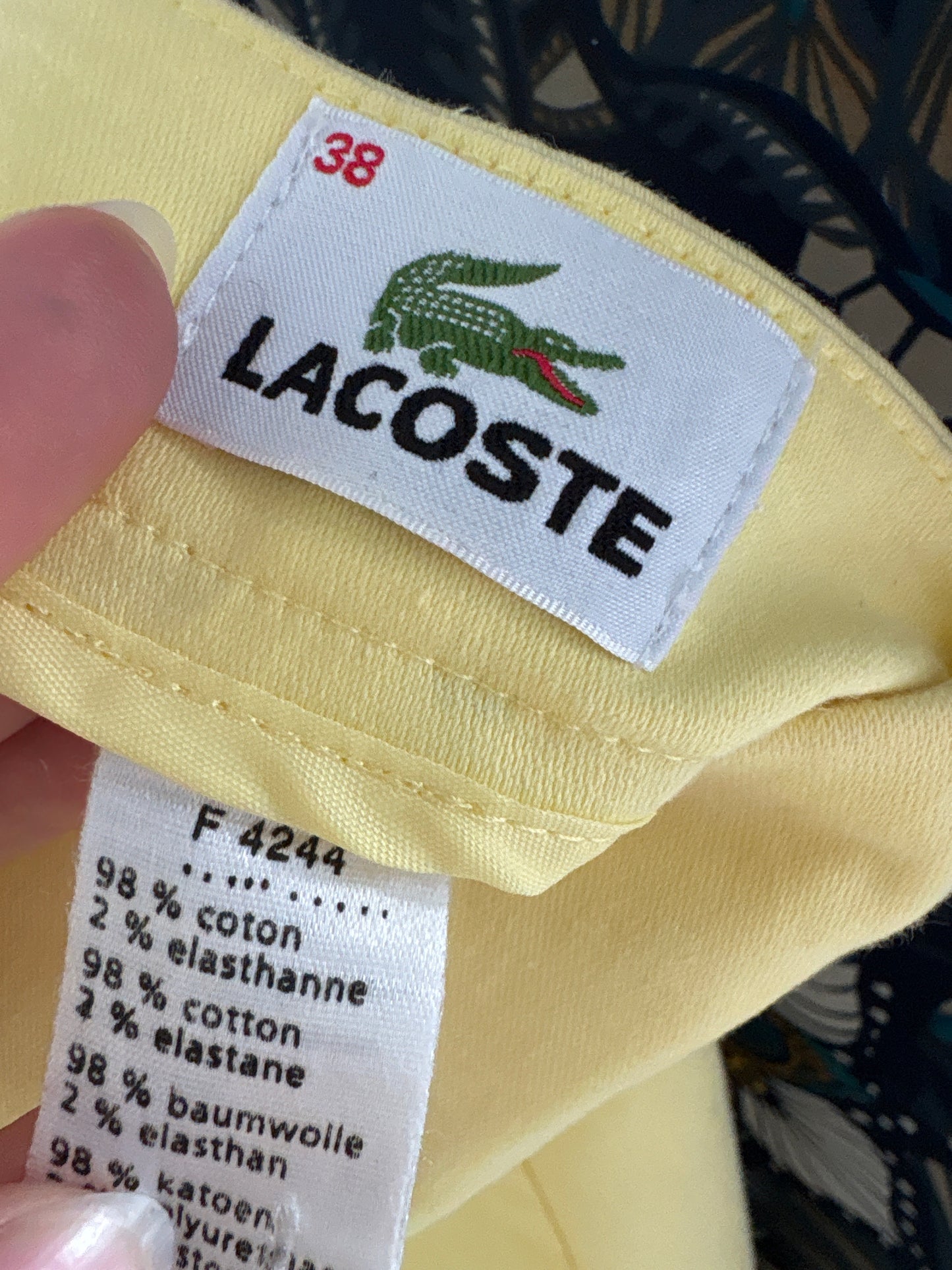 Pantaloni Lacoste butter yellow petite din bumbac premium modelator