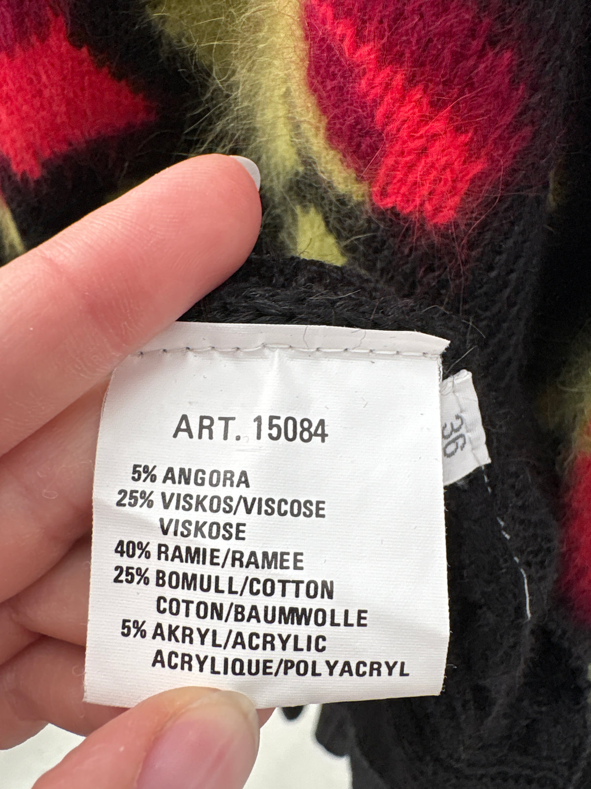 Pulover vintage negru excepțional cu print floral din Angora în culori tari
