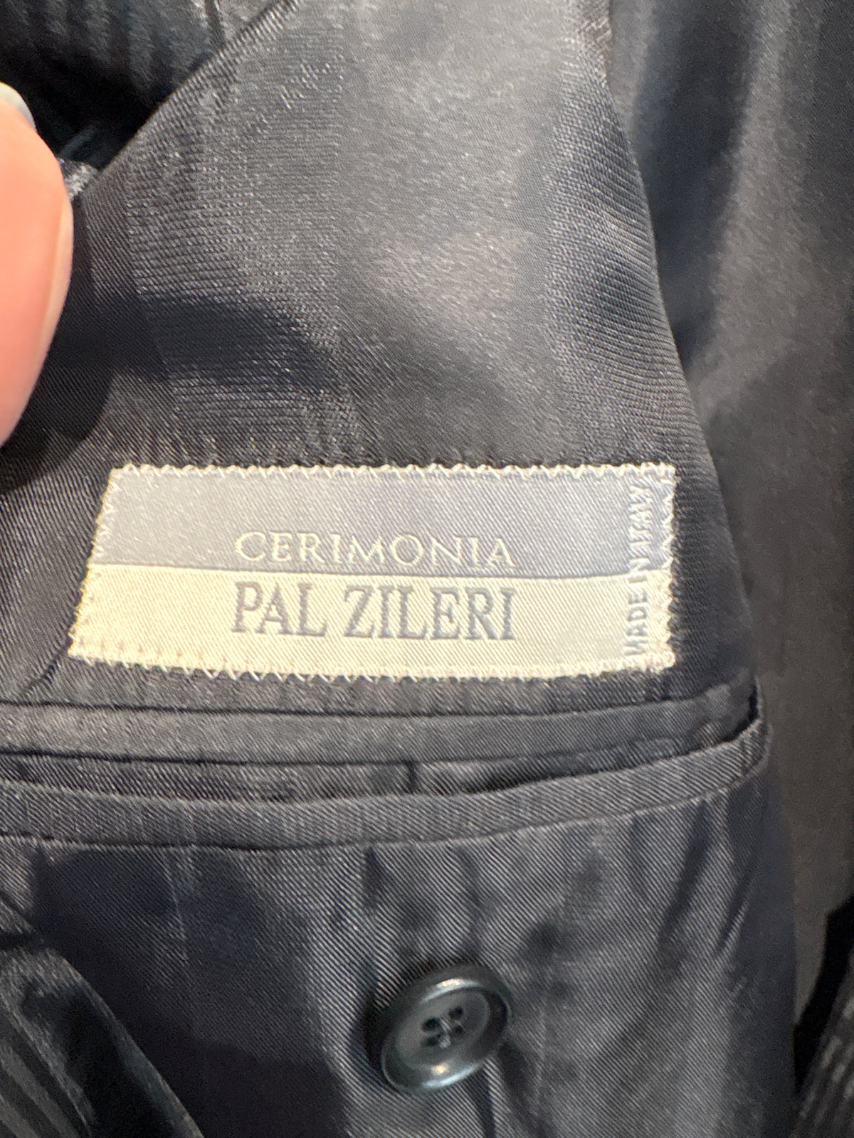 Costum negru de brand luxury Pal Zileri din stofă de lana și mătase naturală texturat cu dungi