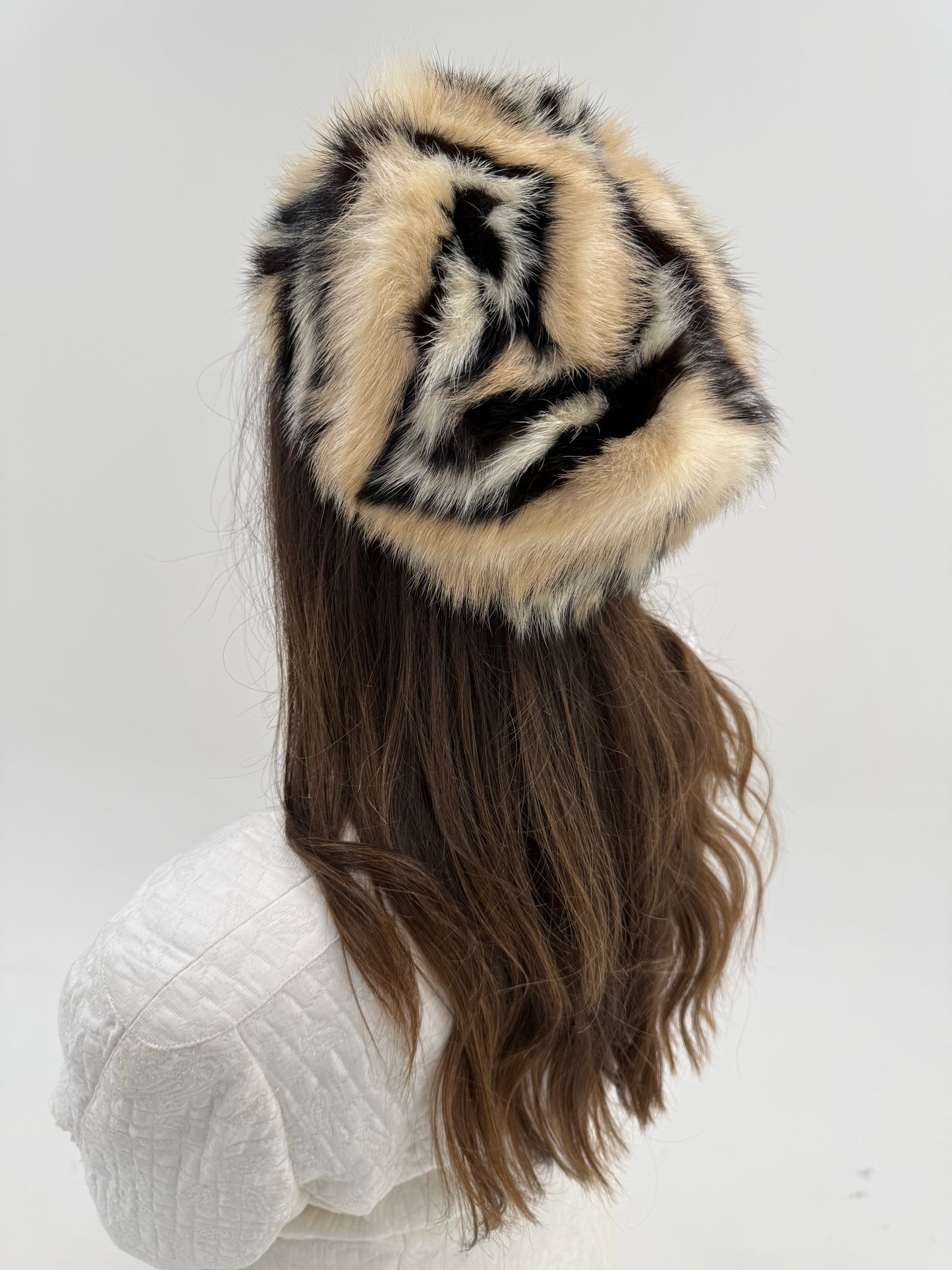 Pillbox hat super în trend din blana naturală de vulpe