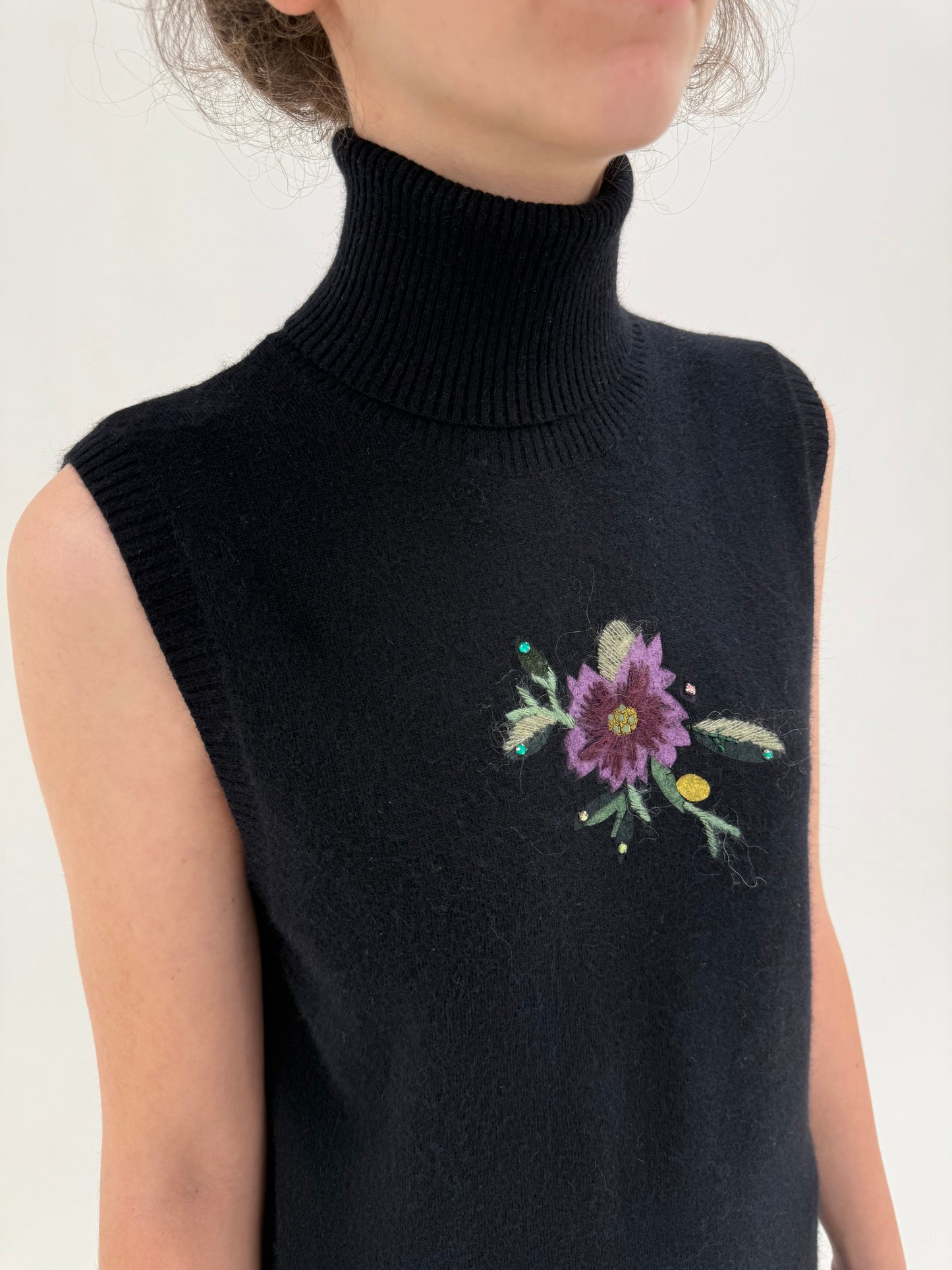 Maleta neagră din lana cu Angora și cașmir