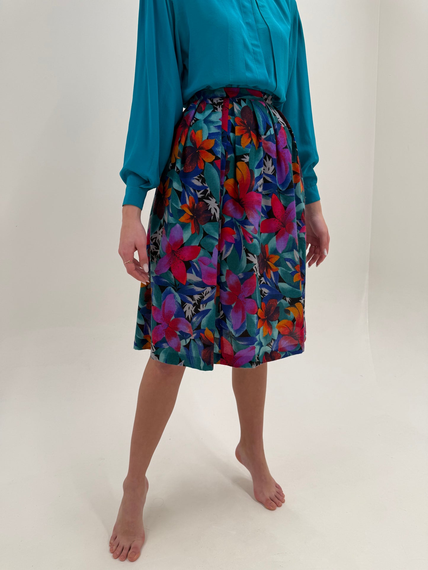 Fustă vintage în croi de ani 50 cu print floral superb in culori tari