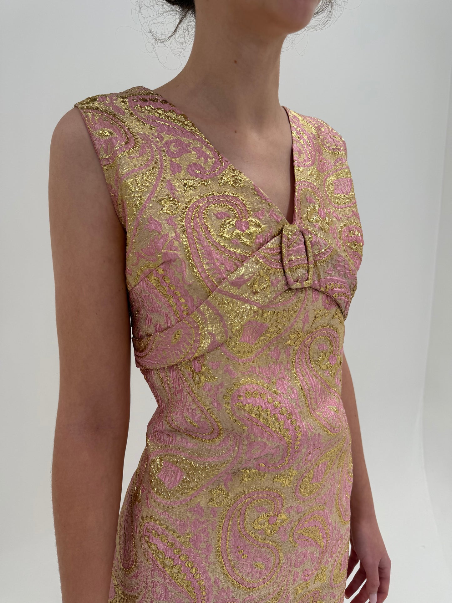 Sheath dress old vintage de colecție ani 70 timpurii din brocart