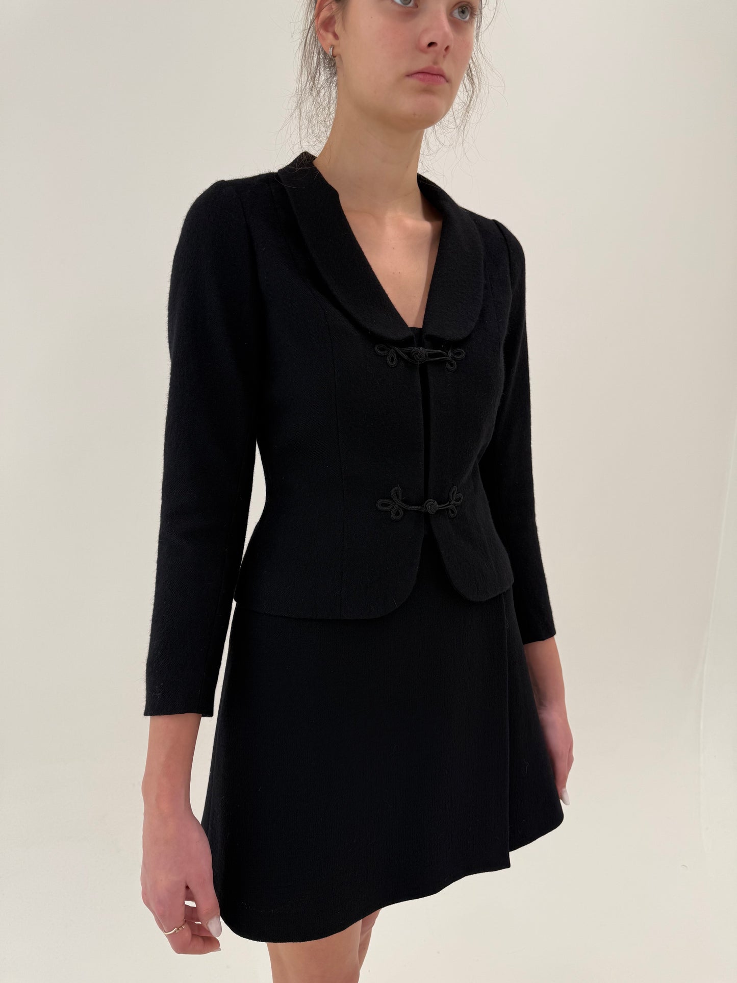 Sacou negru vintage ultra cambrat din lanita de extrafina