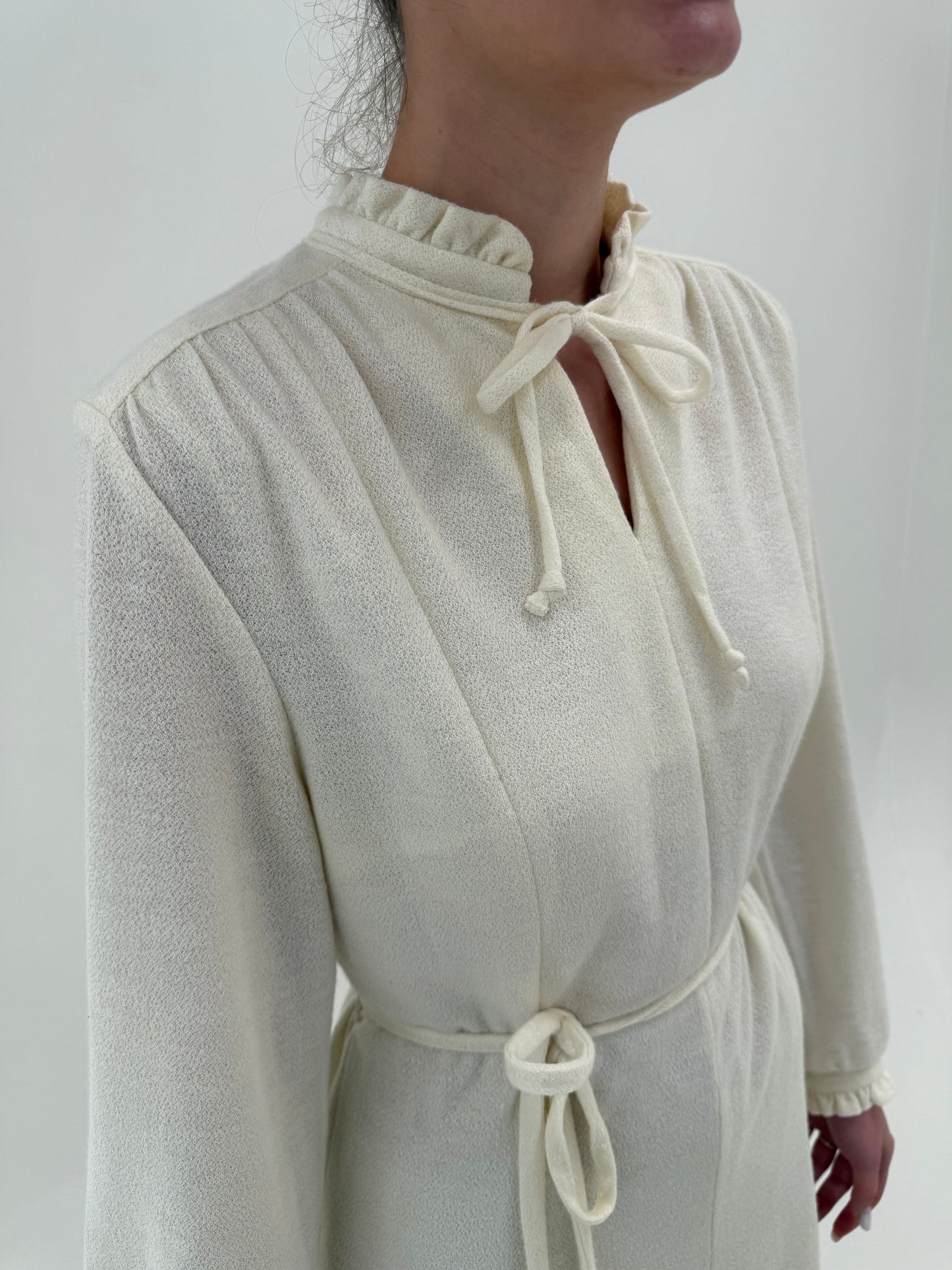 Rochie vintage butter white cu talie marcată reglabilă midi lung