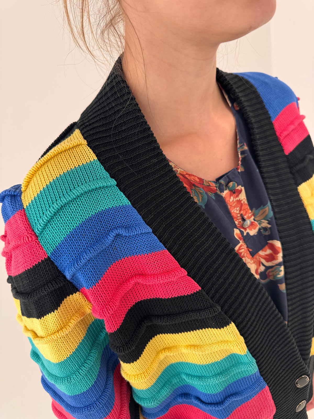 Cardigan vintage cu umeri bufanți din bumbac de gramaj mare cu manșete înalte