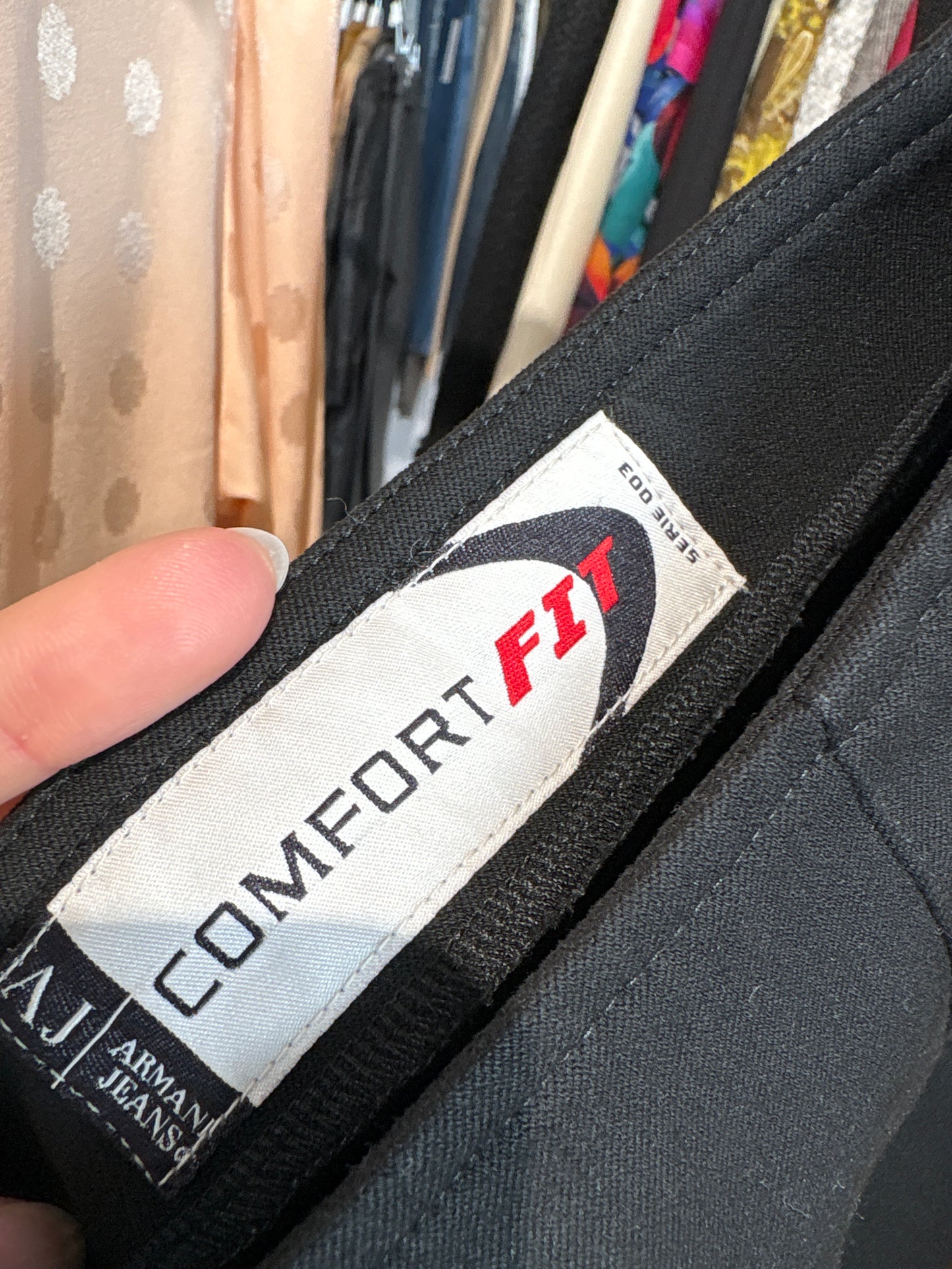 Pantaloni Armani negri comfort fit tall de la business la casual