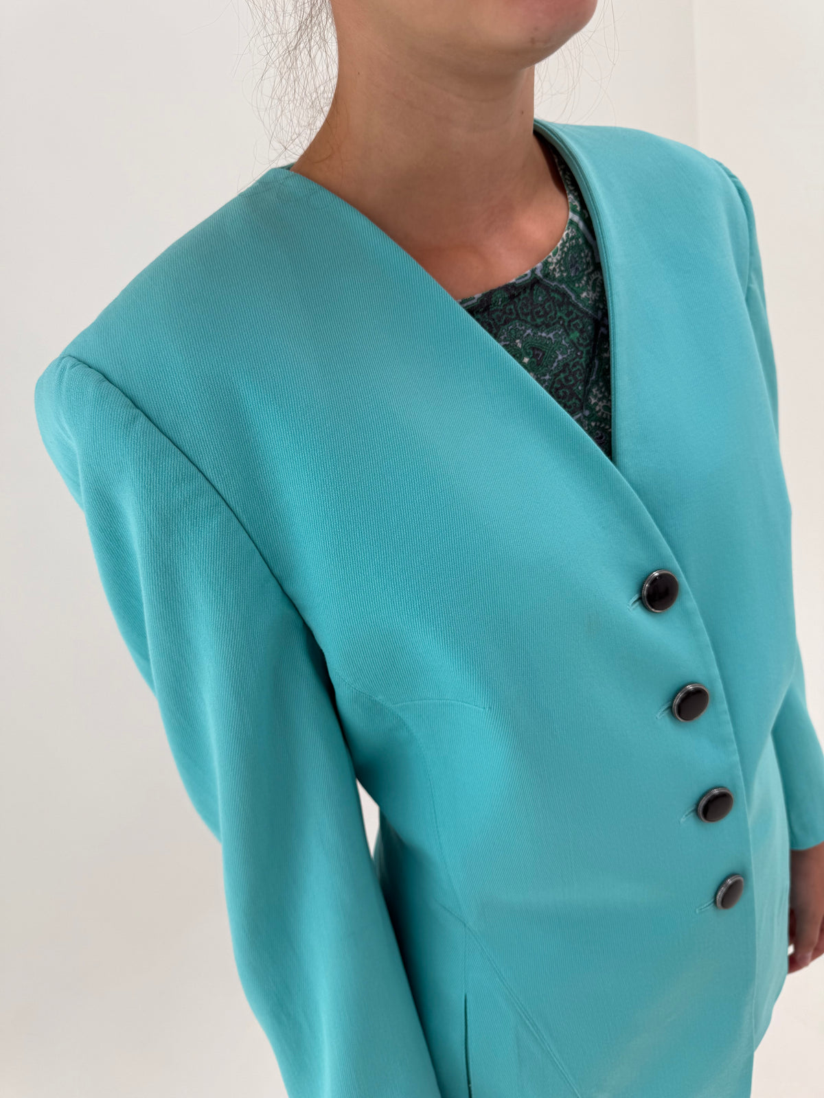 Sacou lung Laurel by Escada din lana extrafina aqua blue cambrat în croi minimalist