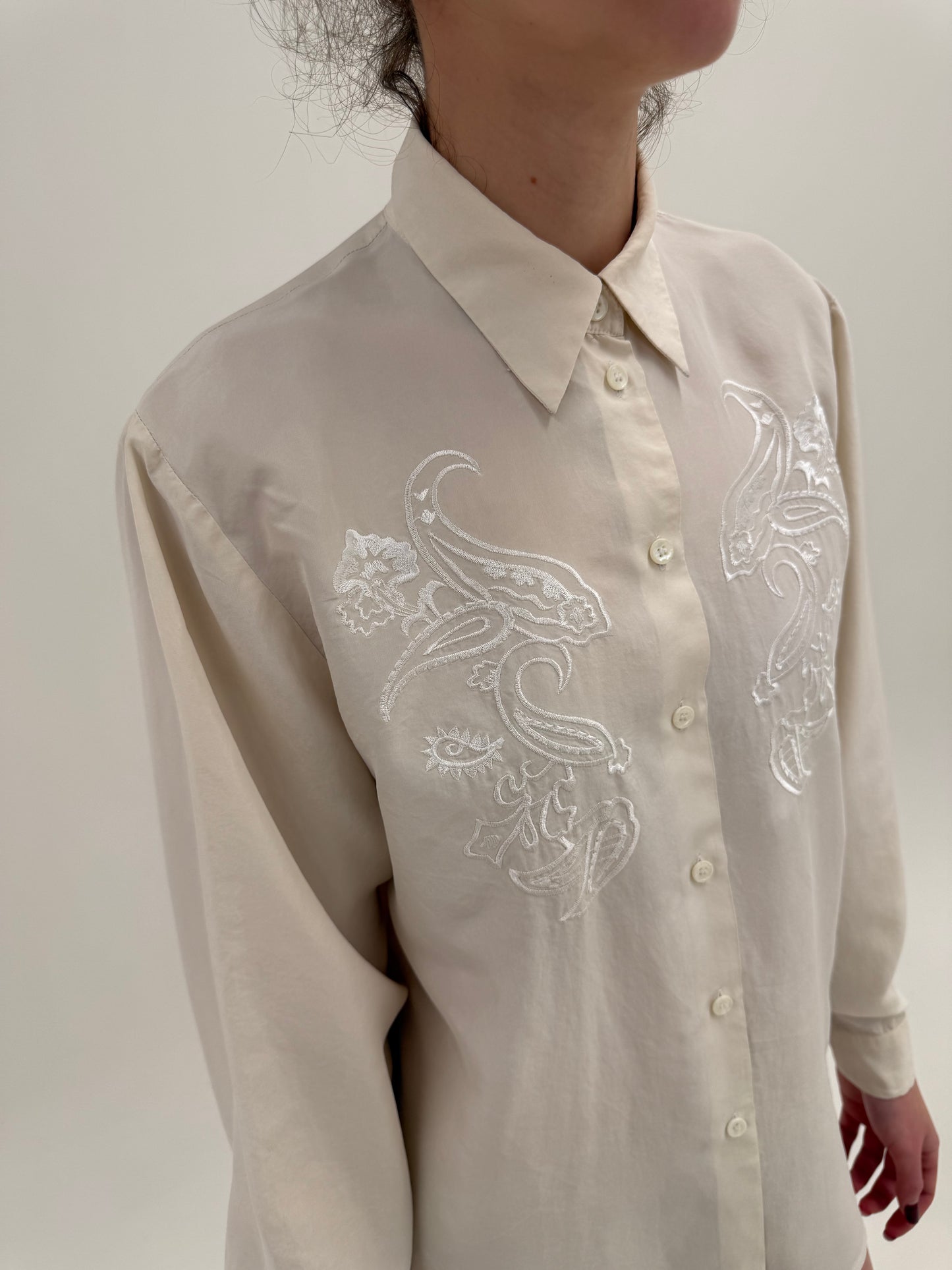 Cămașa butter white din mătase naturală plină cu broderie