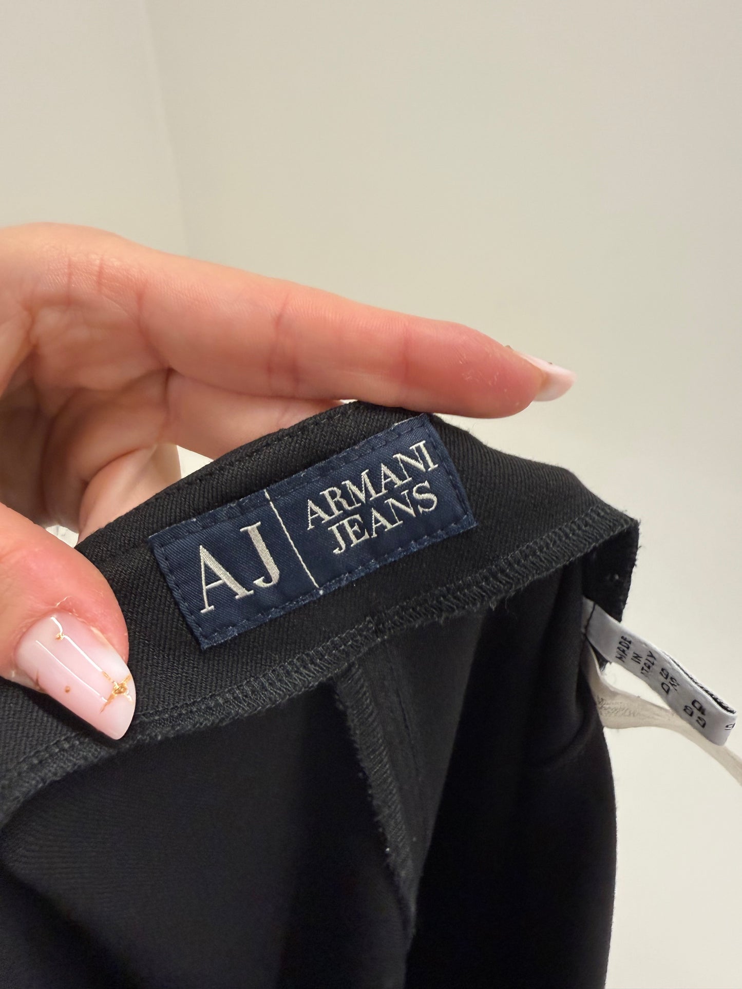 Pantaloni Armani negri comfort fit tall de la business la casual