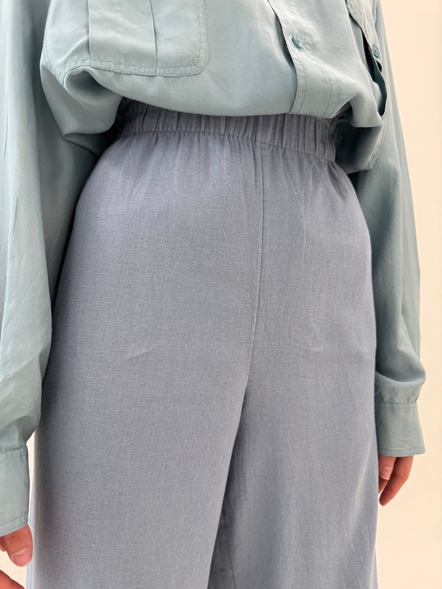 Pantaloni palazzo baby pink cu talie ultra înaltă marcată petite să 3/4