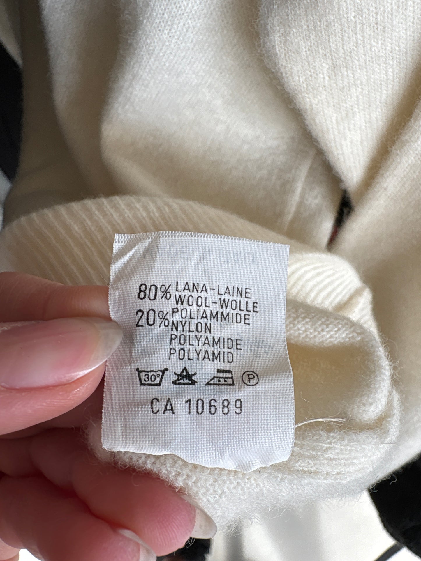 Maletă vintage butter white cu mânecă amplă 80% lana plină extrafina